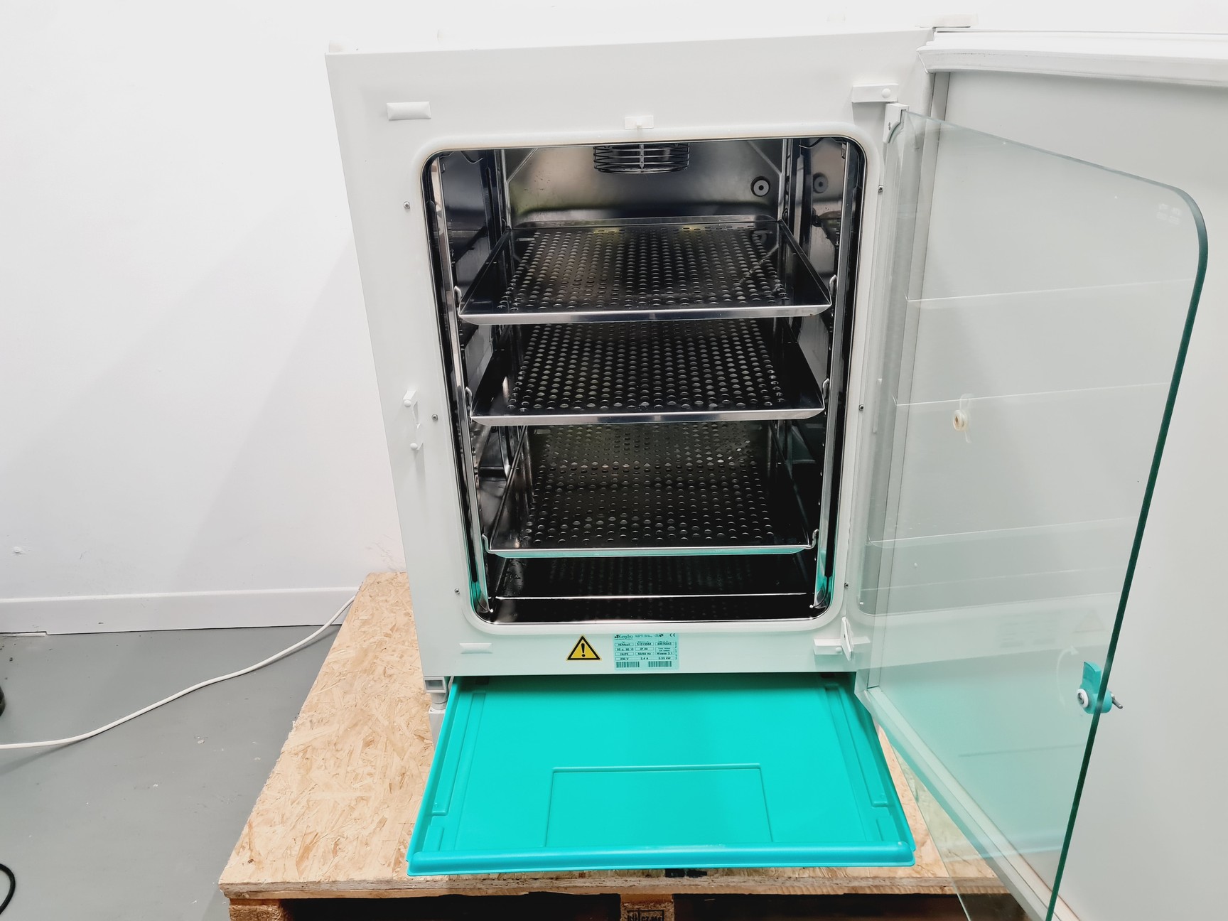 Image of Kendro Heraeus Model HERAcell 150 CO2 Incubator Lab
