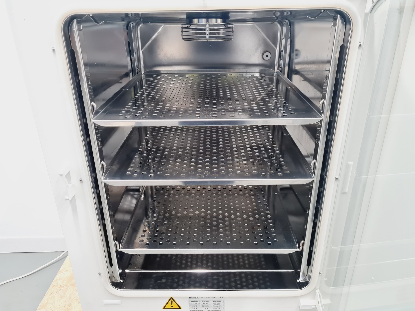 Image of Kendro Heraeus Model HERAcell 150 CO2 Incubator Lab