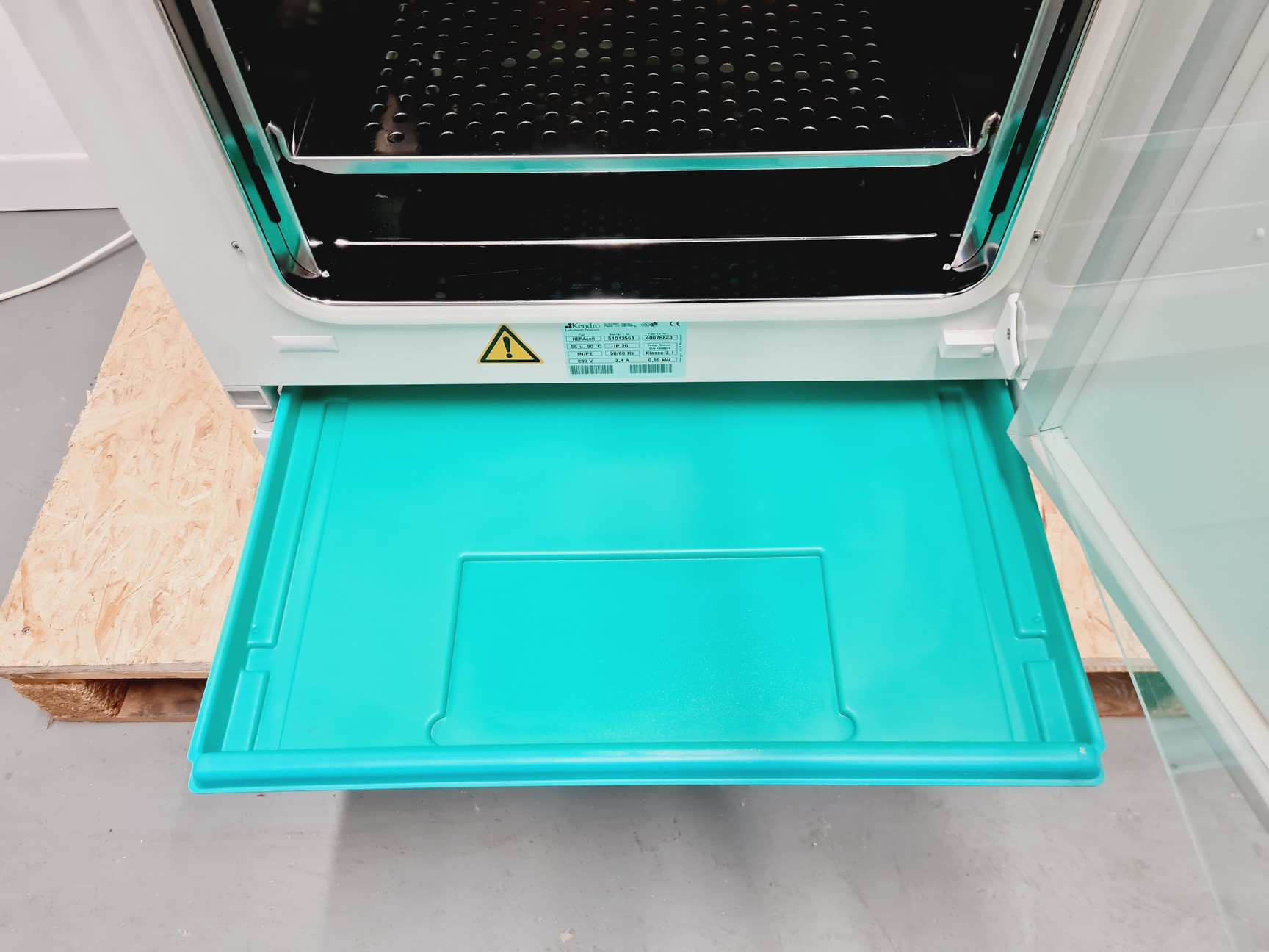 Image of Kendro Heraeus Model HERAcell 150 CO2 Incubator Lab