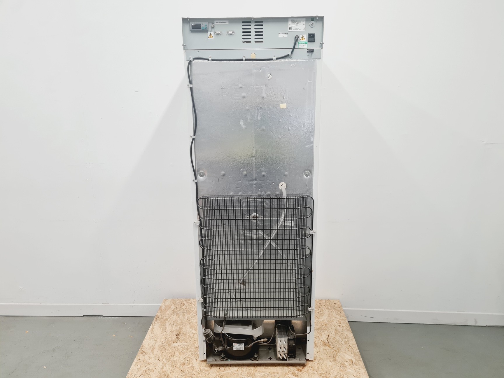 Image of LMS Series 2 Model 230A Cooled Incubator, 290 L Lab