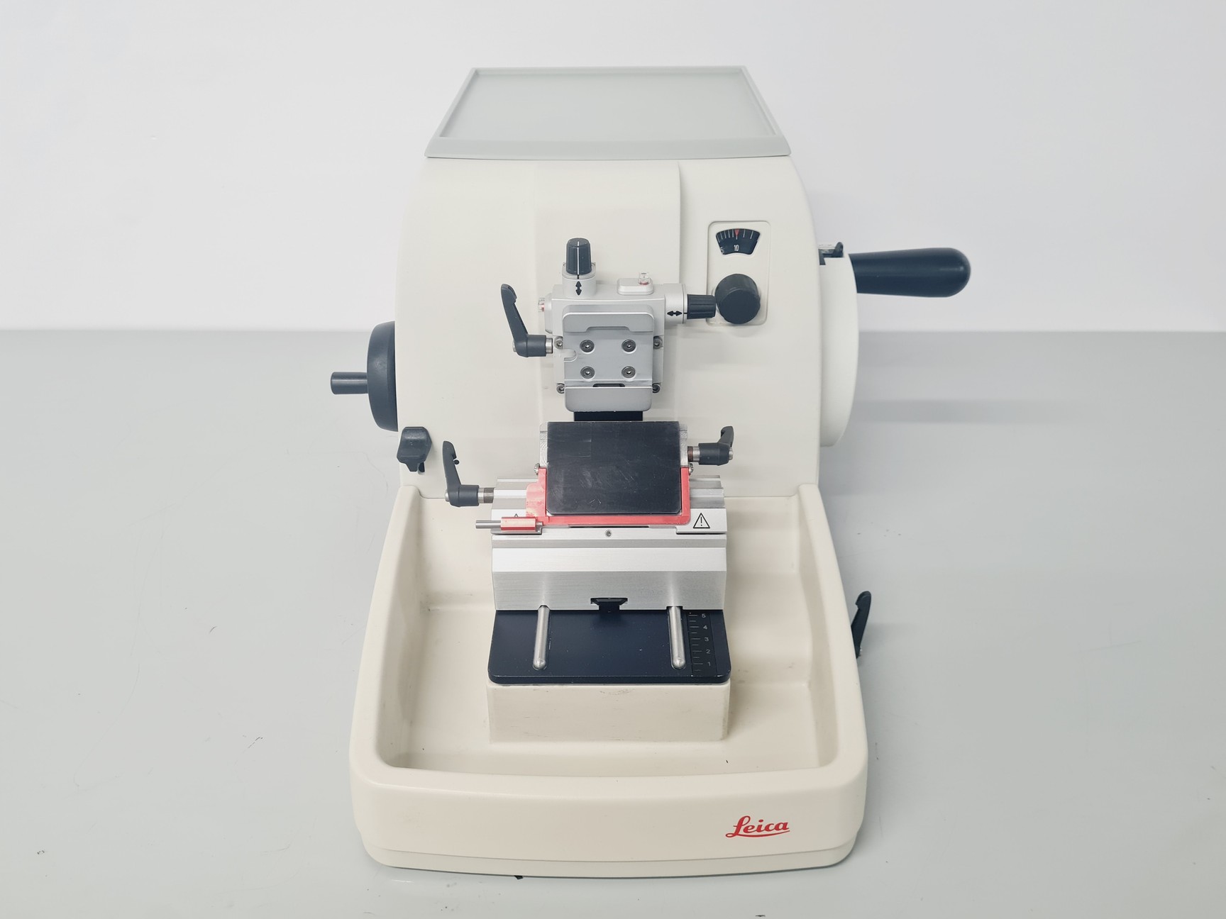 Image of Leica RM2235 Rotary Microtome Lab