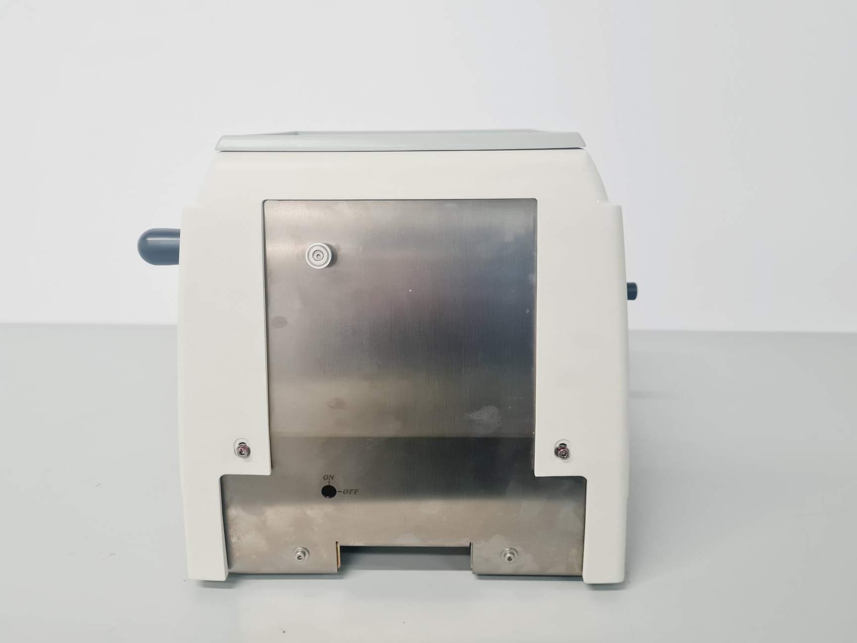 Image of Leica RM2235 Rotary Microtome Lab