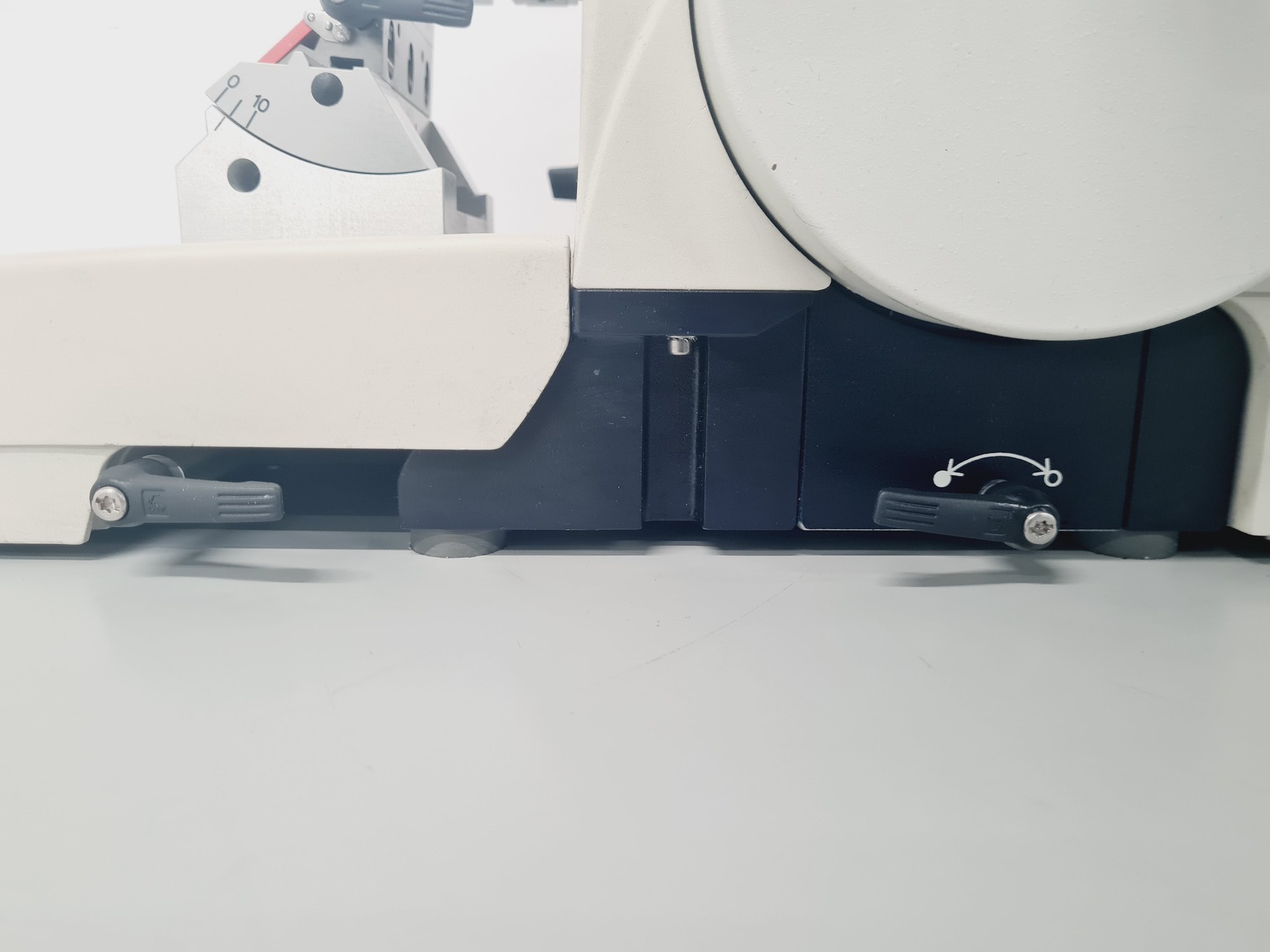 Image of Leica RM2235 Rotary Microtome Lab