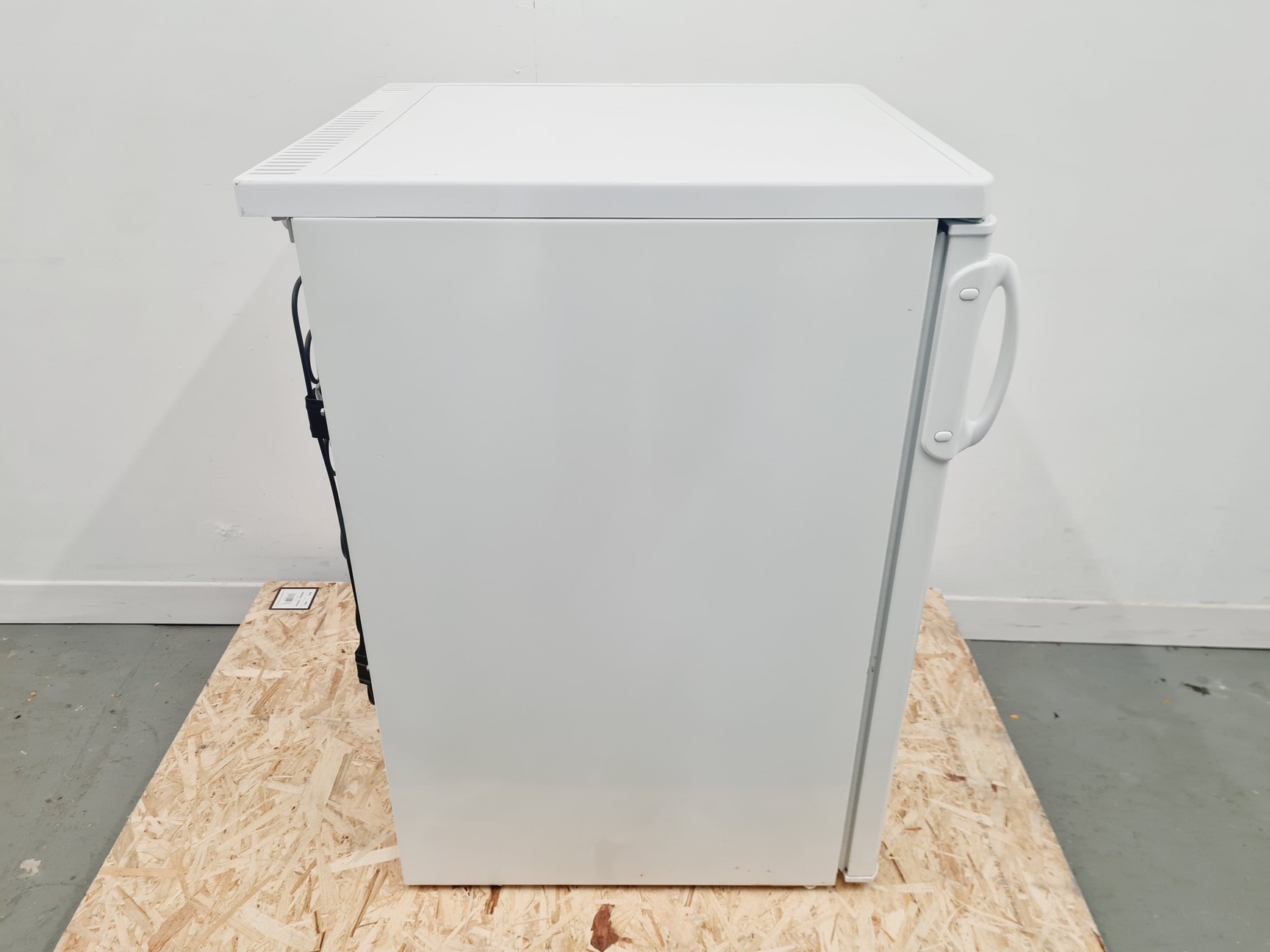Image of Zanussi ZFT610W Freezer Lab