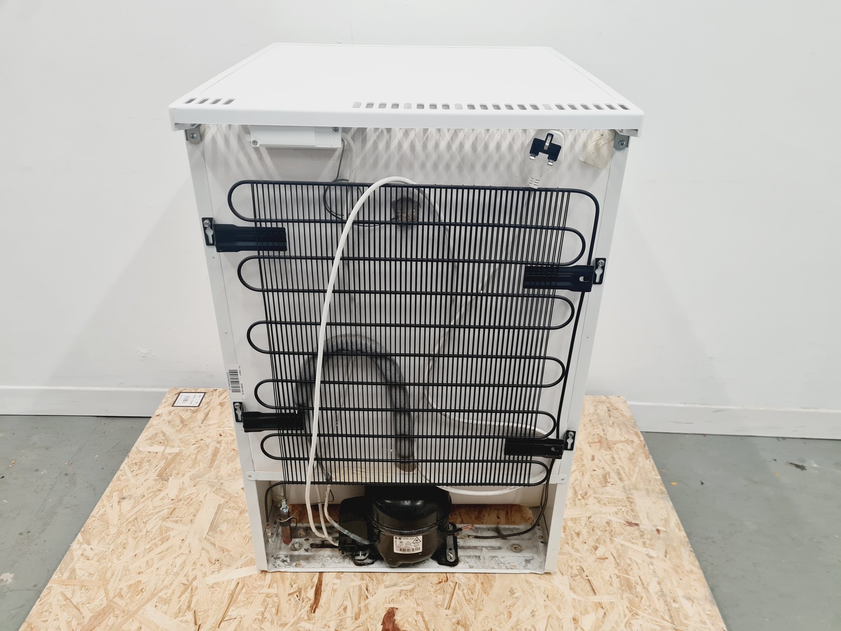 Image of Zanussi ZFT610W Freezer Lab