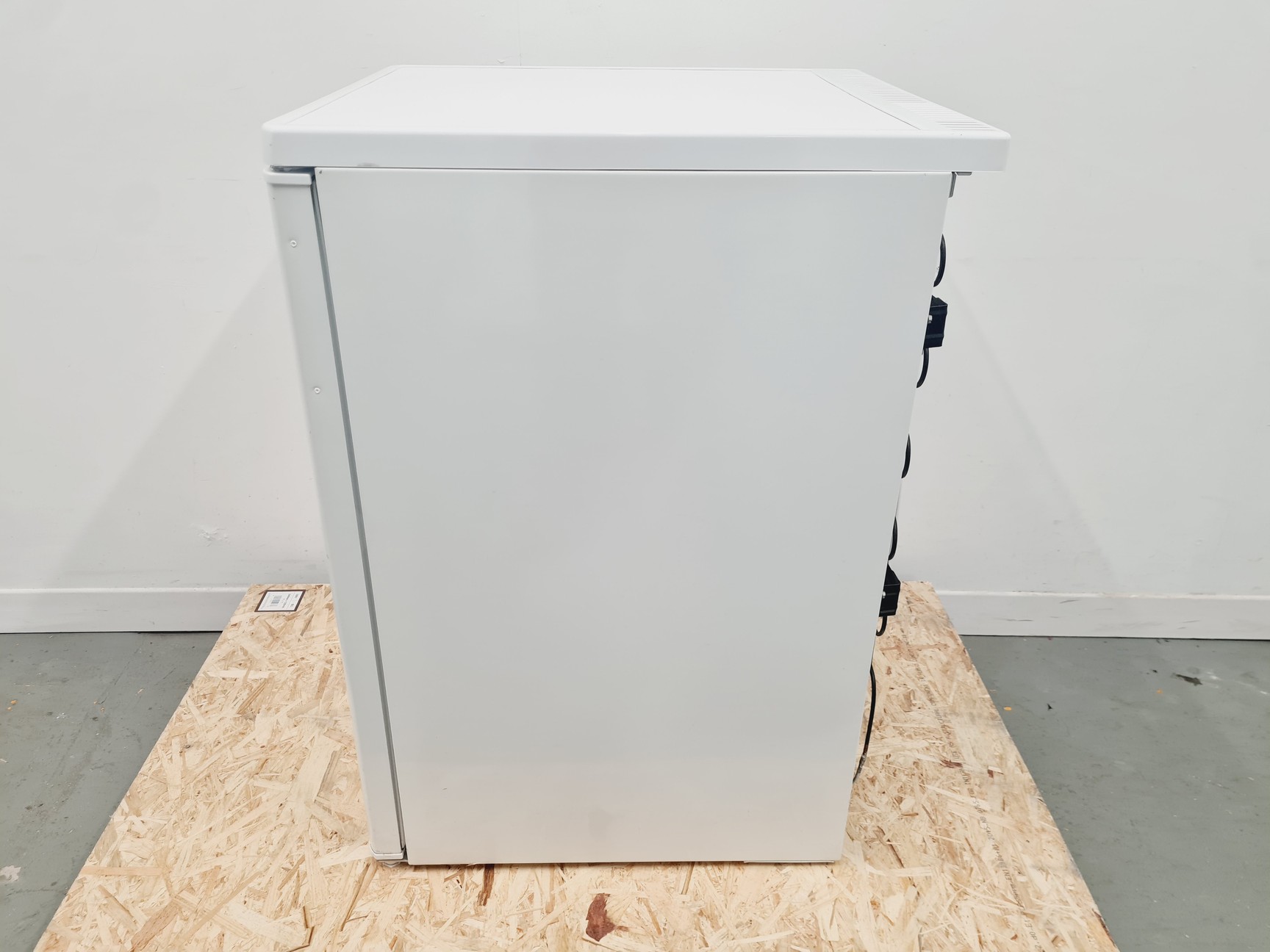 Image of Zanussi ZFT610W Freezer Lab