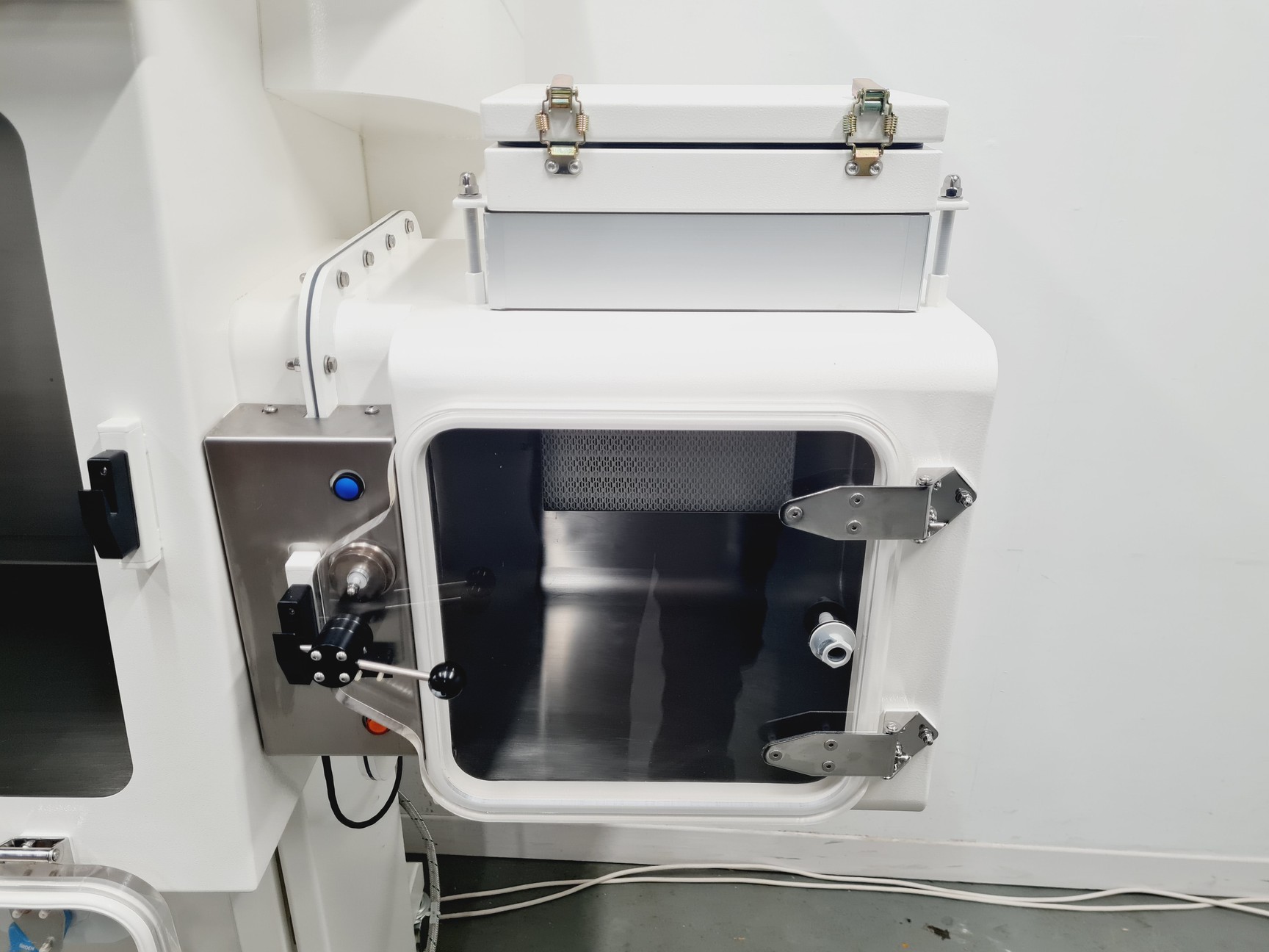 Image of Mach-Aire ICT-120 Isolator Glove Box - Spares/Repair Lab