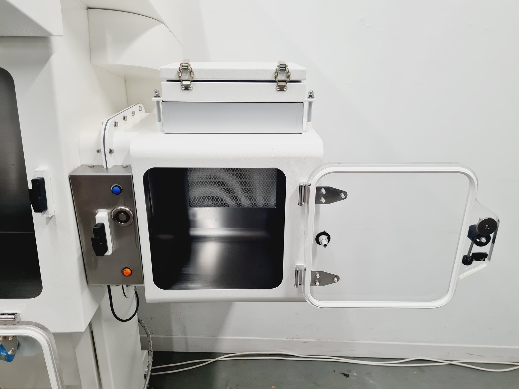 Image of Mach-Aire ICT-120 Isolator Glove Box - Spares/Repair Lab