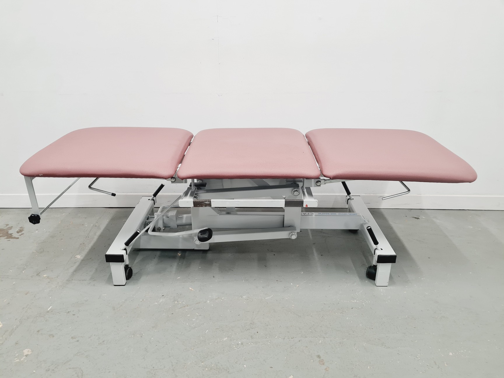 Image of Plinth 2000 Examination & Treatment Couch, Three Section 
