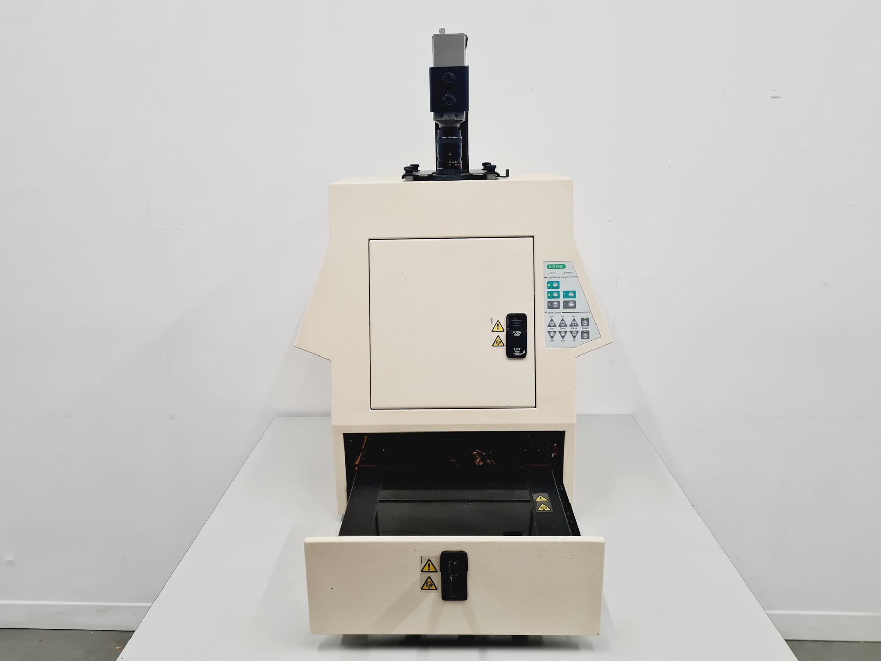 Image of Bio-Rad Universal Hood Gel Doc UV Imaging System Lab