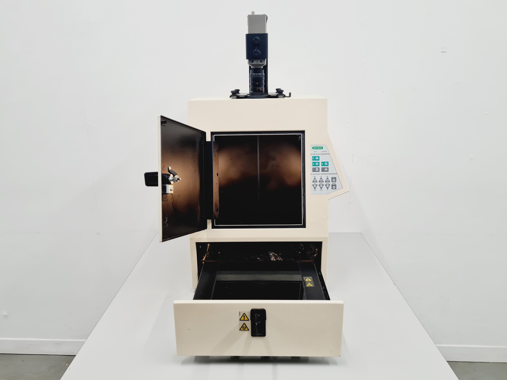 Image of Bio-Rad Universal Hood Gel Doc UV Imaging System Lab