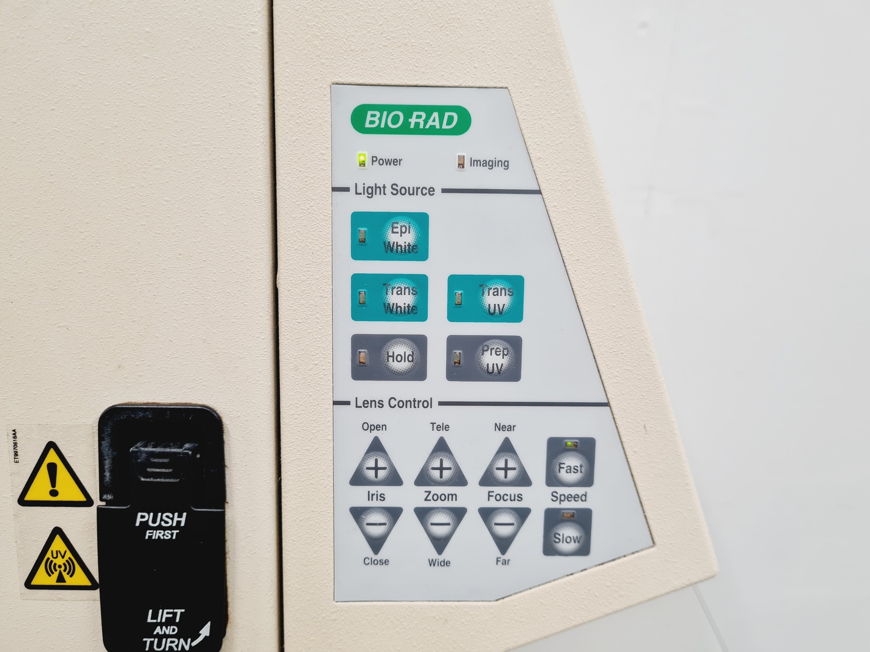 Image of Bio-Rad Universal Hood Gel Doc UV Imaging System Lab