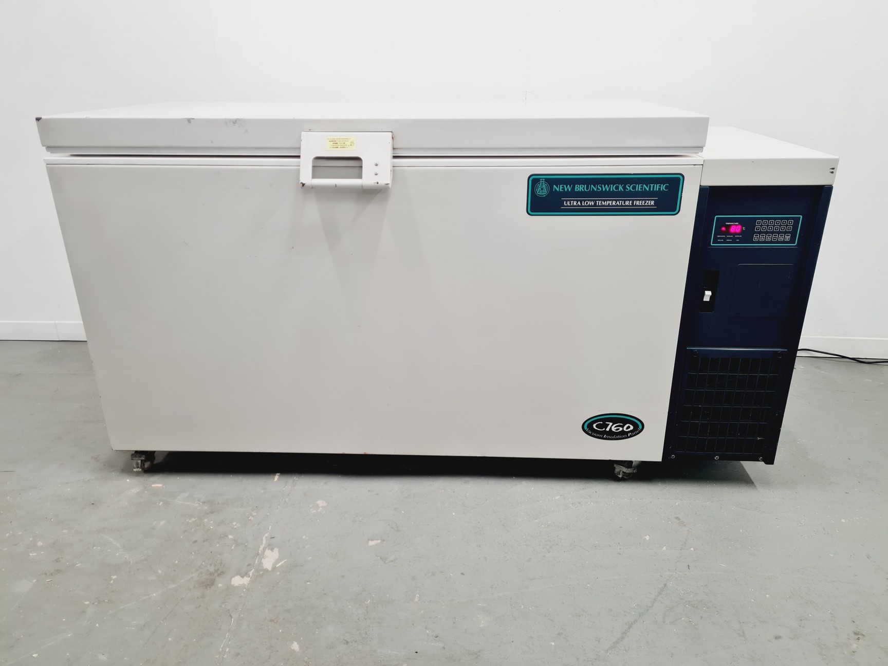 Image of New Brunswick Scientific Ultra Low Temperature Chest Freezer Model C760-86 Lab