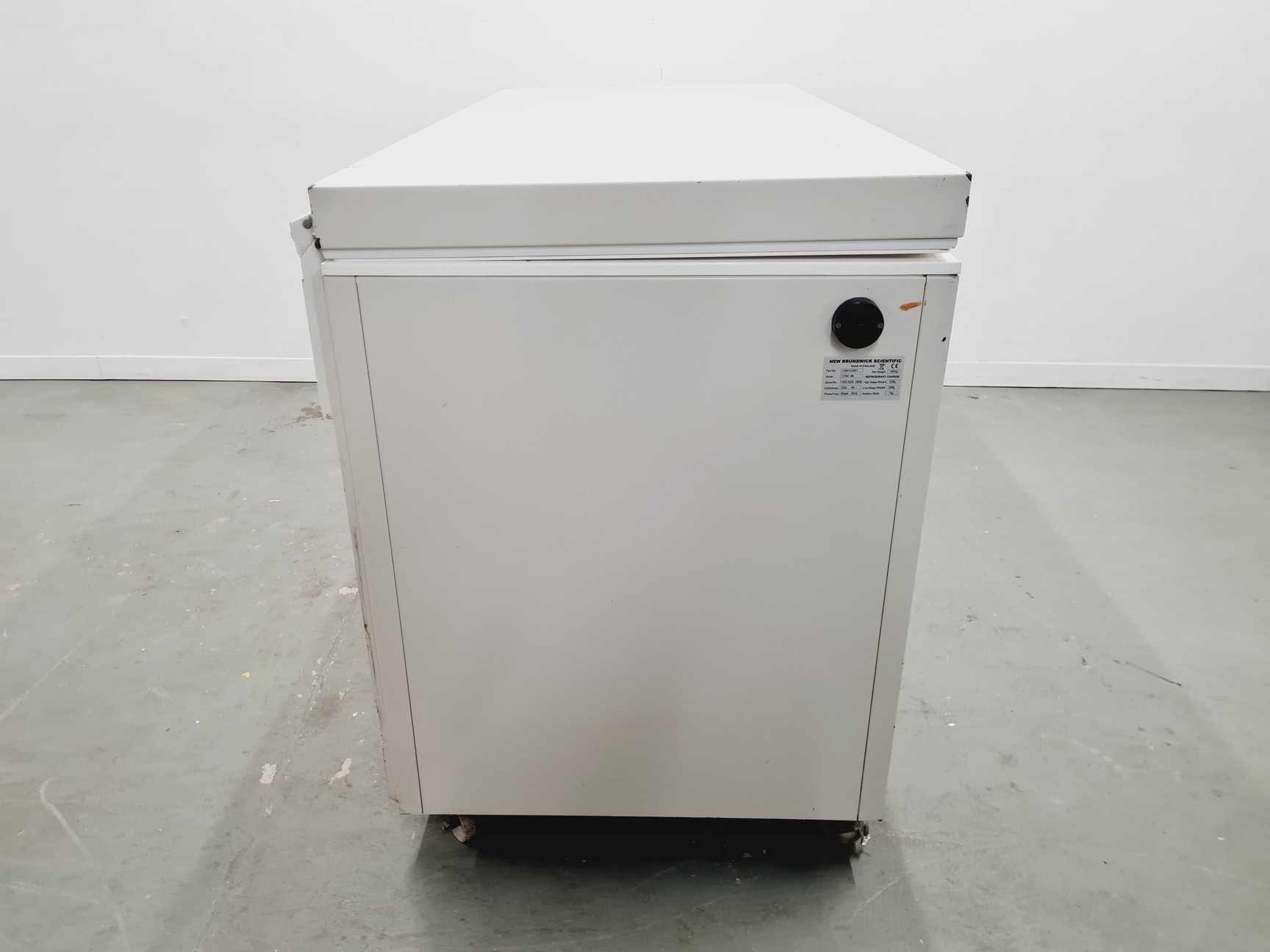 Image of New Brunswick Scientific Ultra Low Temperature Chest Freezer Model C760-86 Lab