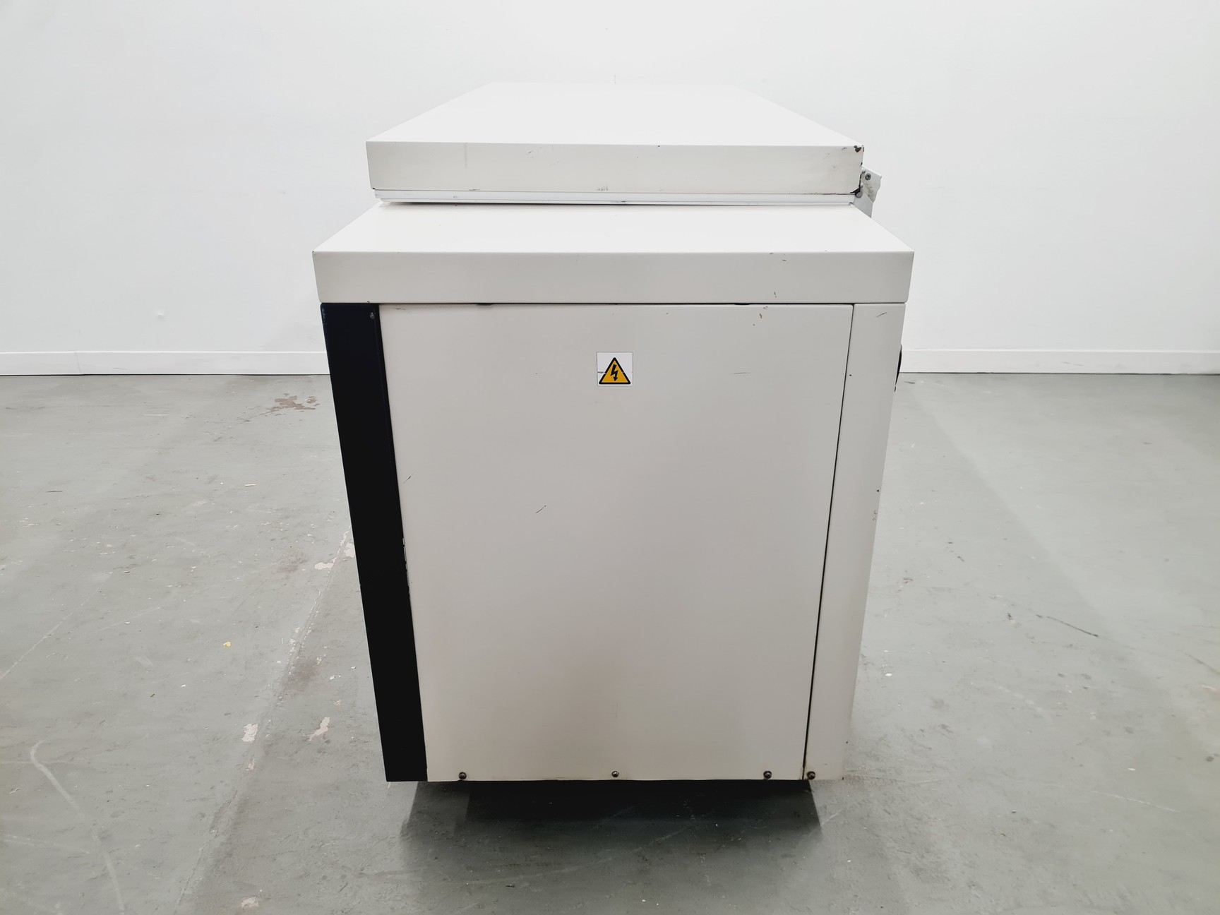 Image of New Brunswick Scientific Ultra Low Temperature Chest Freezer Model C760-86 Lab