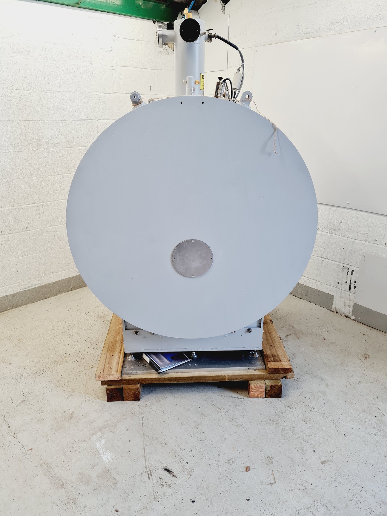 Image of  Cryomagnetics Inc 12T horizontal superconducting magnet
