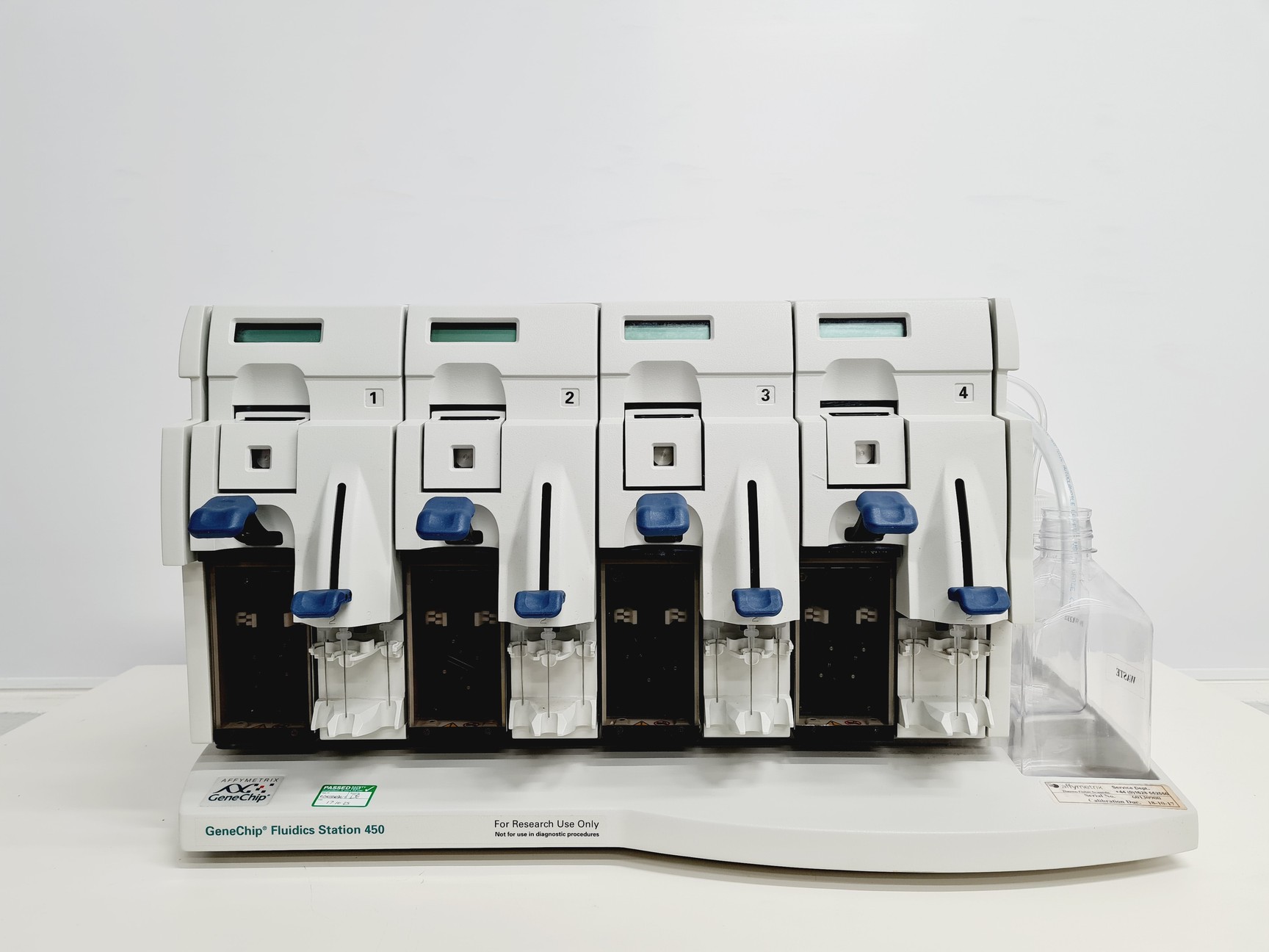 Image of GeneChip Fluidics Station 450 Lab