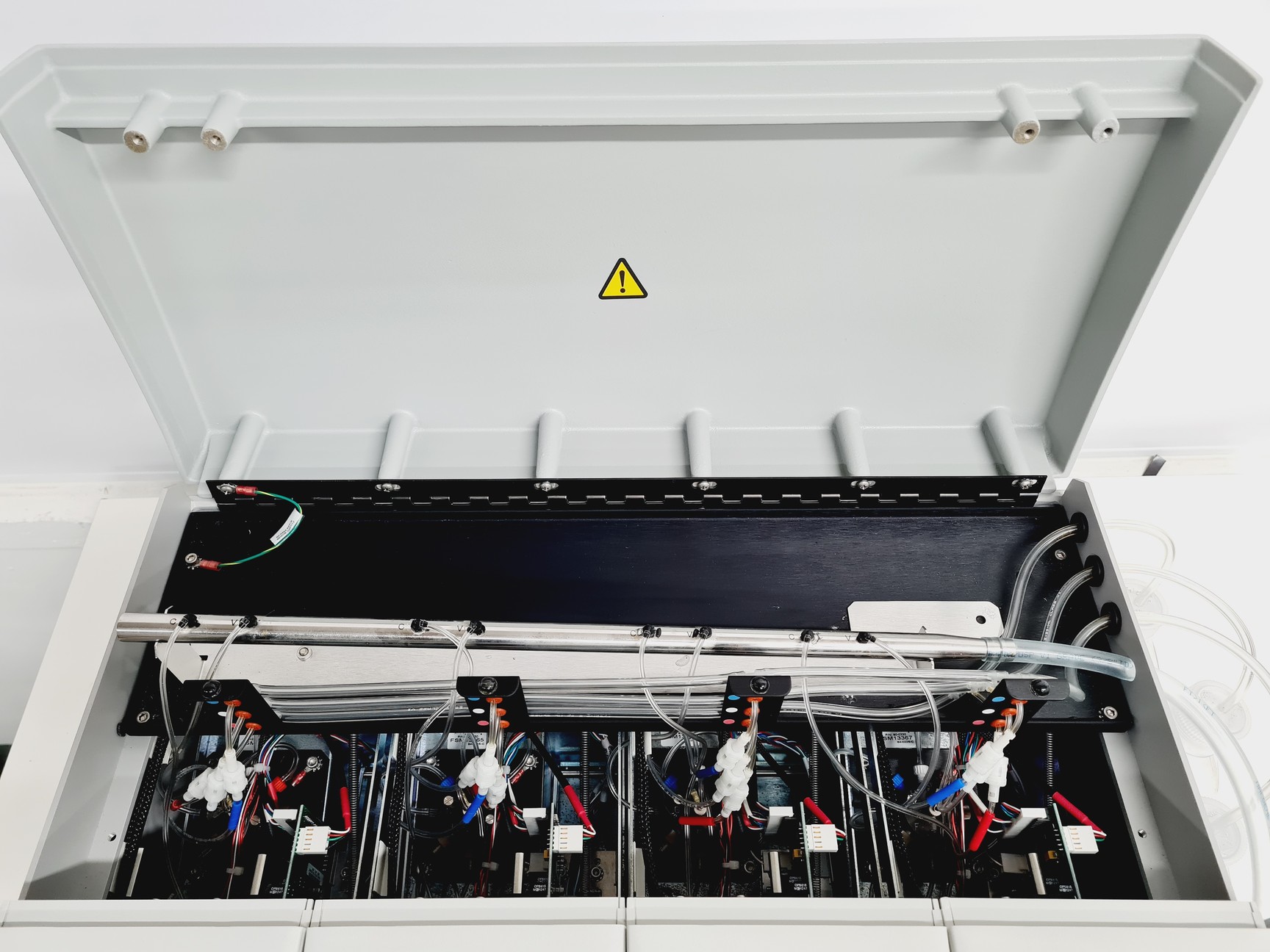 Image of GeneChip Fluidics Station 450 Lab