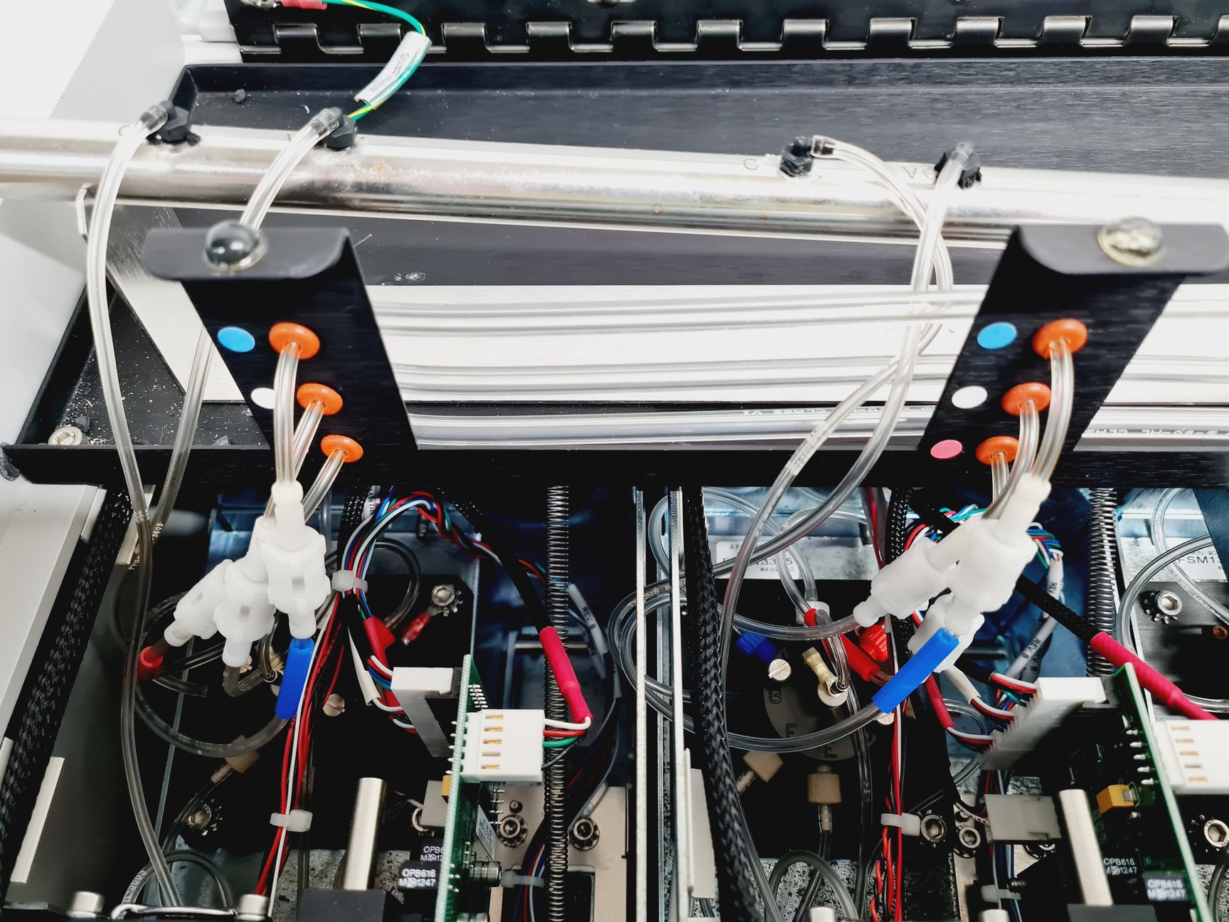 Image of GeneChip Fluidics Station 450 Lab