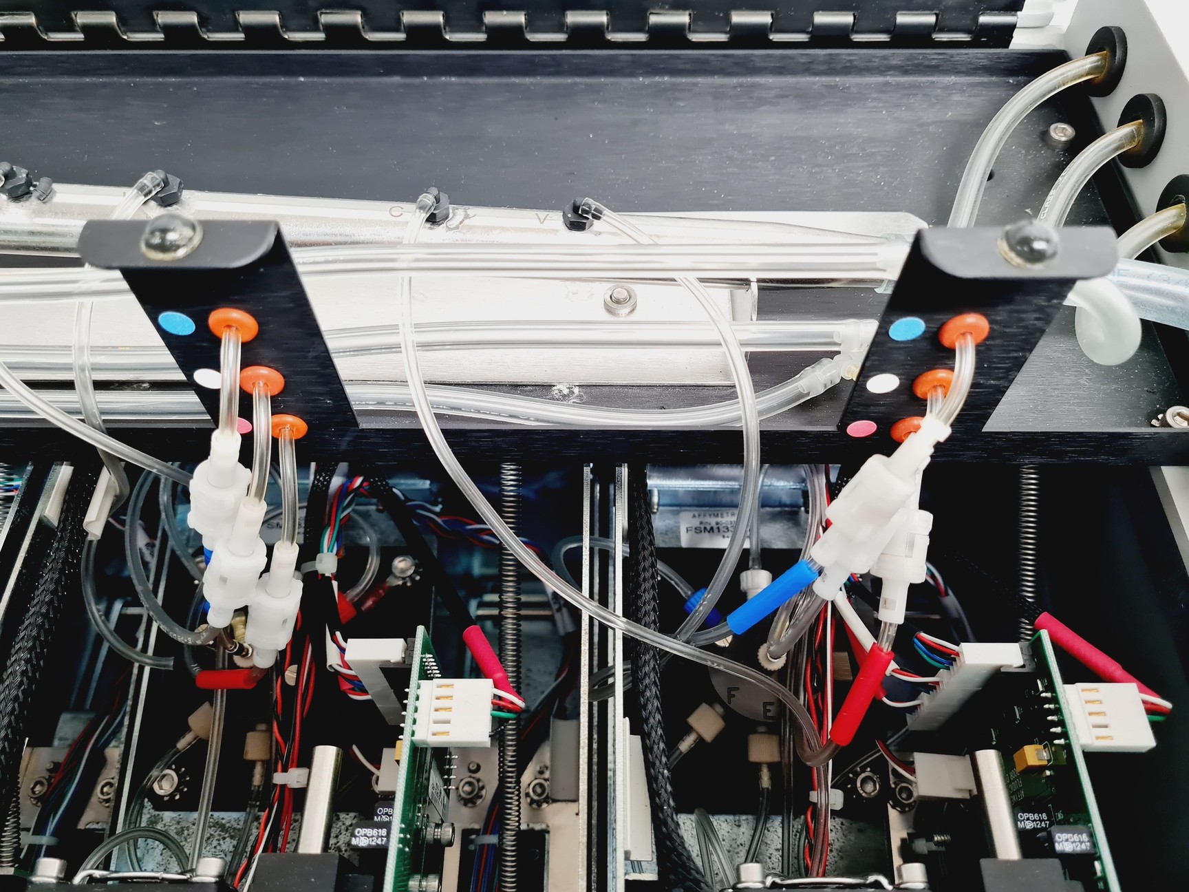 Image of GeneChip Fluidics Station 450 Lab
