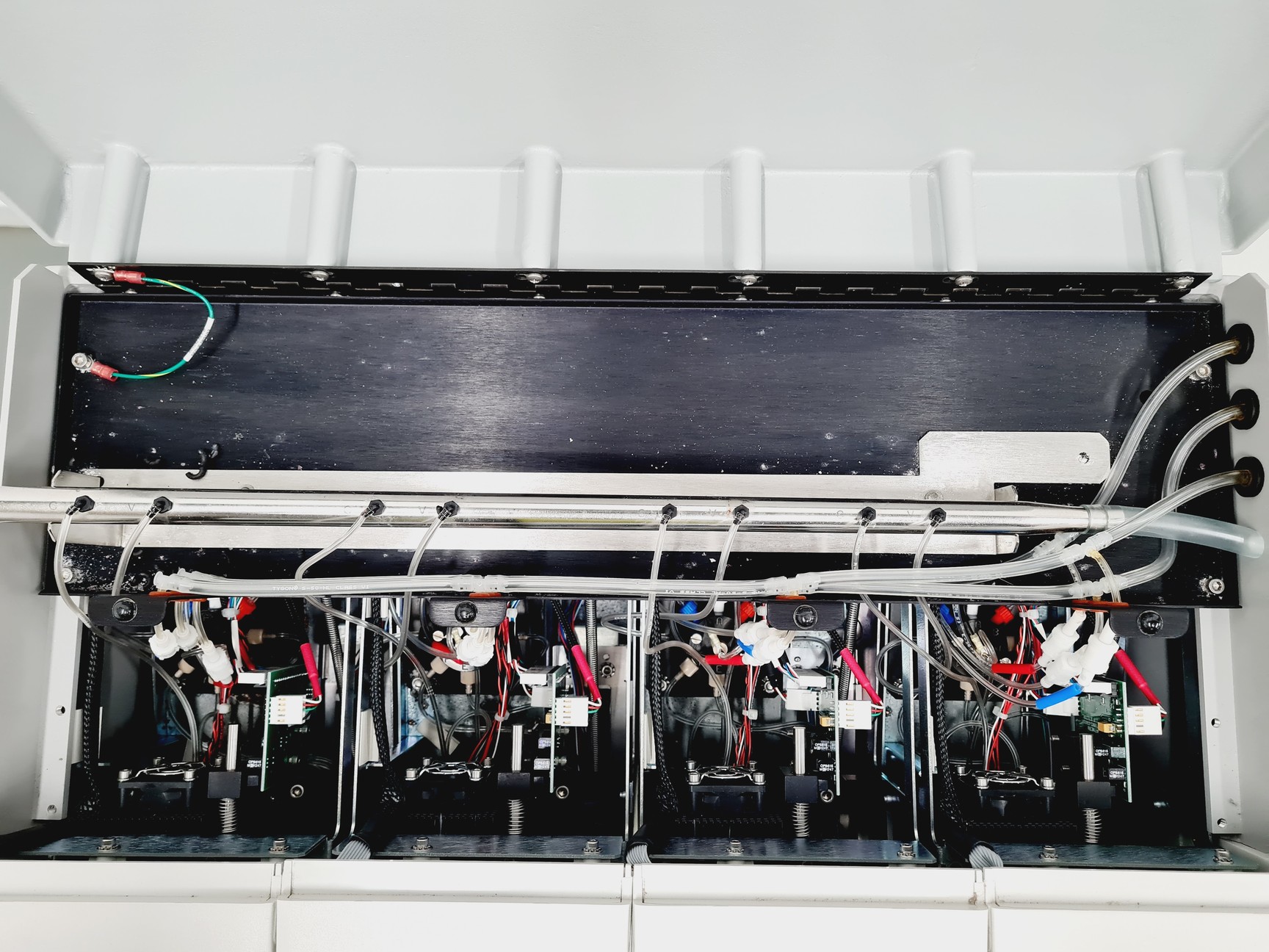 Image of GeneChip Fluidics Station  Model:450 Lab