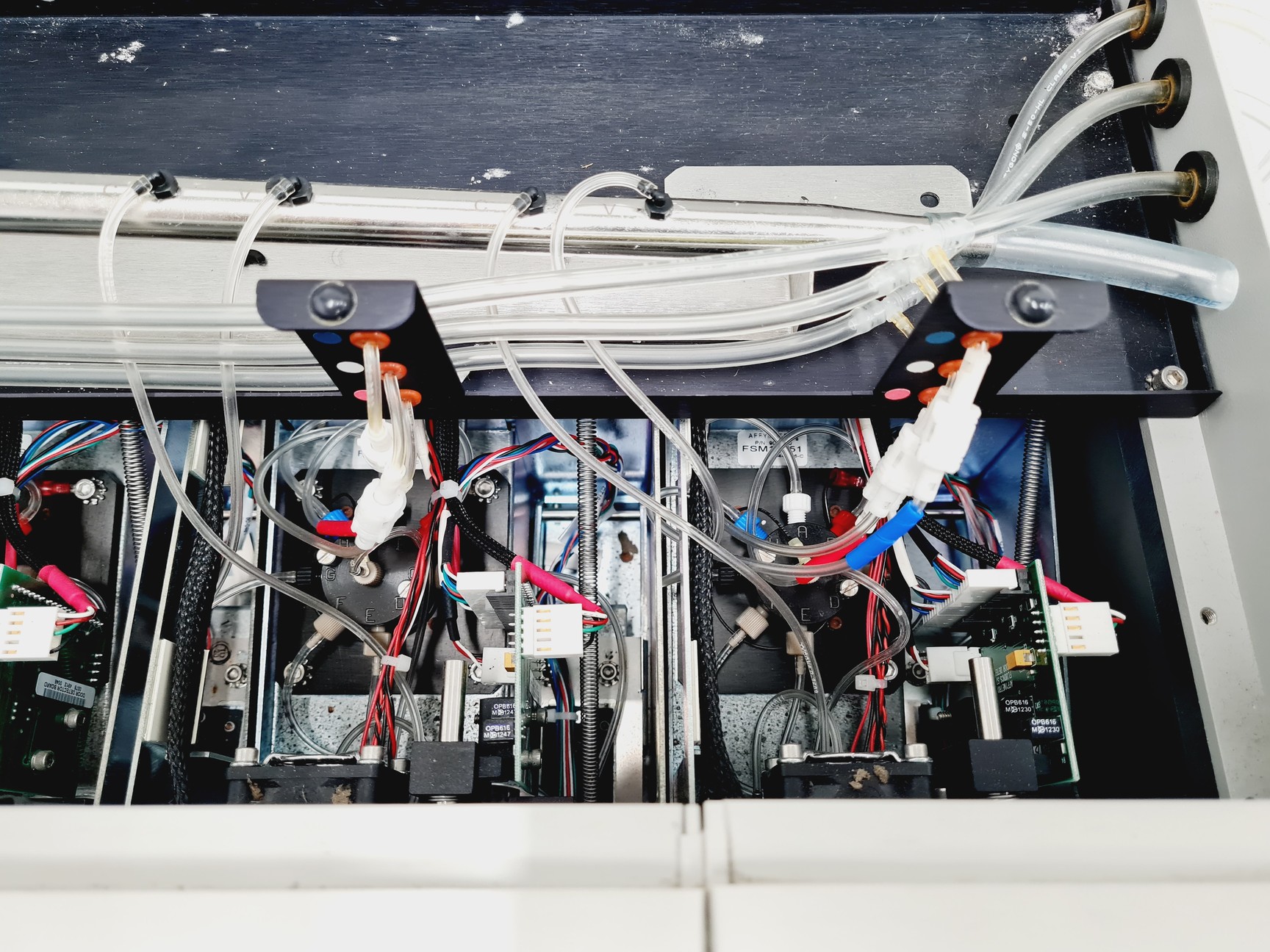 Image of Affymetrix GeneChip Fluidics Station 450 Lab