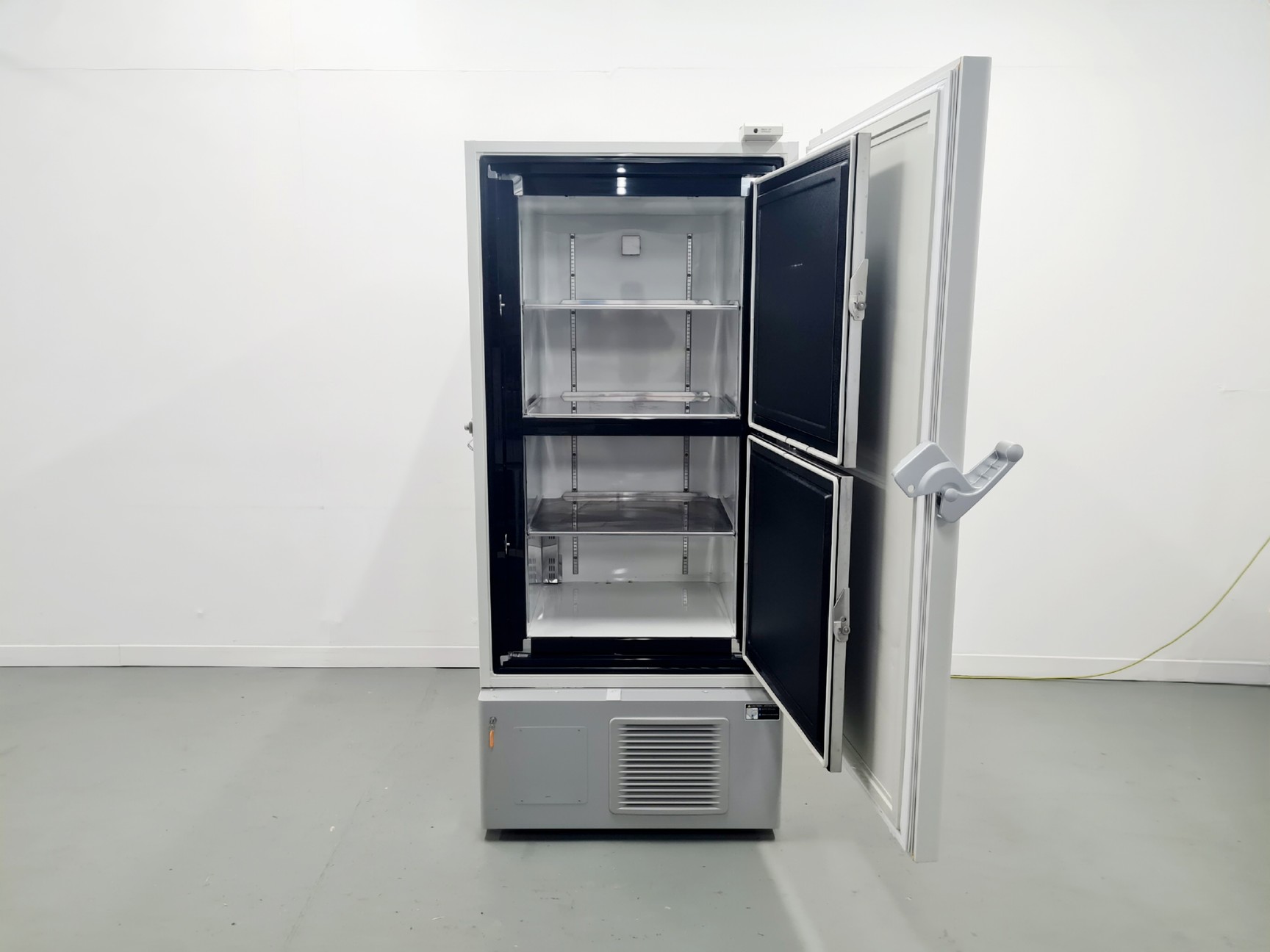 Image of Nuaire NU-9483E -86˚c ULT Ultra Low Temperature Freezer Lab