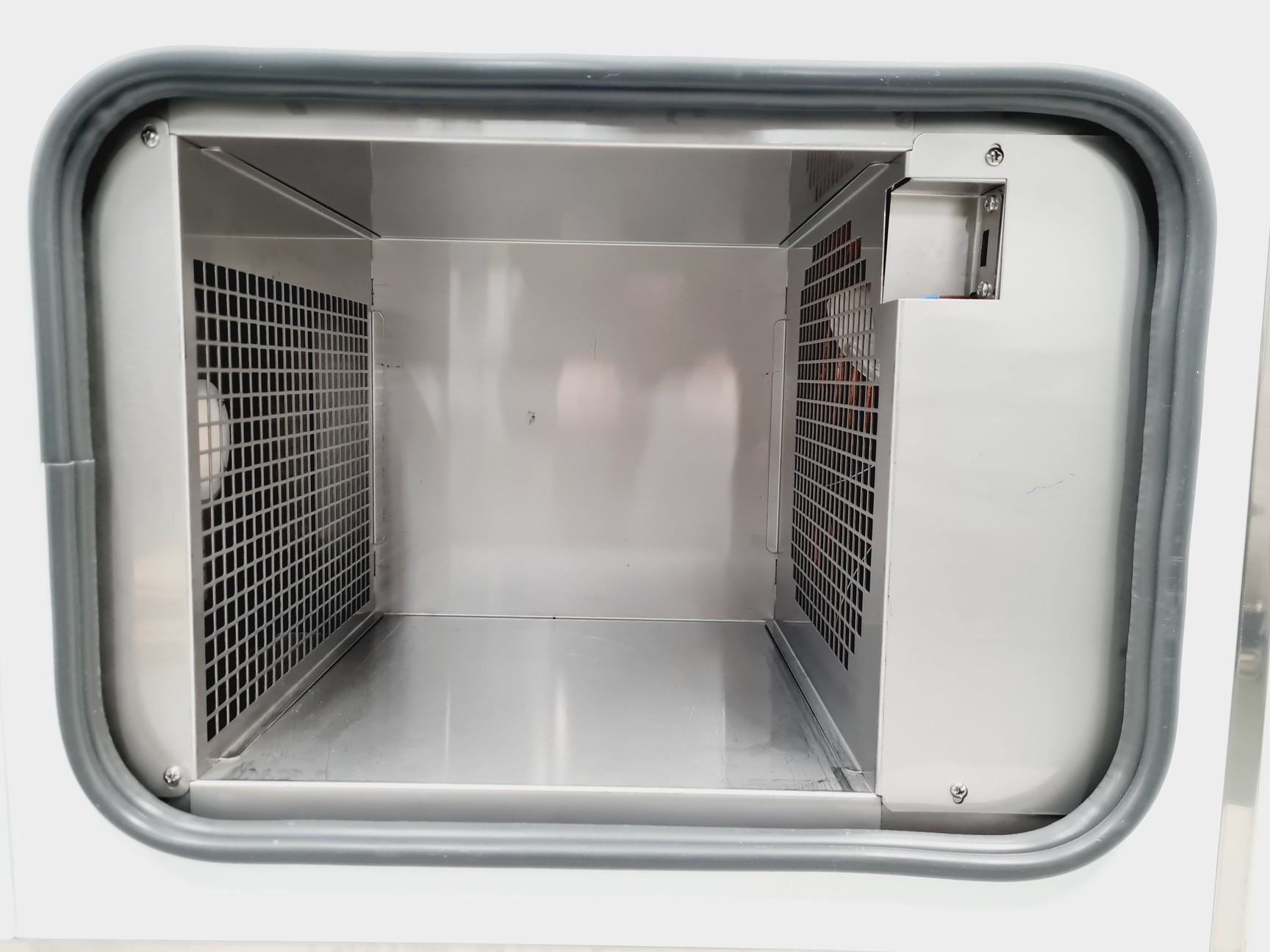Image of Thermo Scientific 7453 CryoMed Controlled Rate Freezer