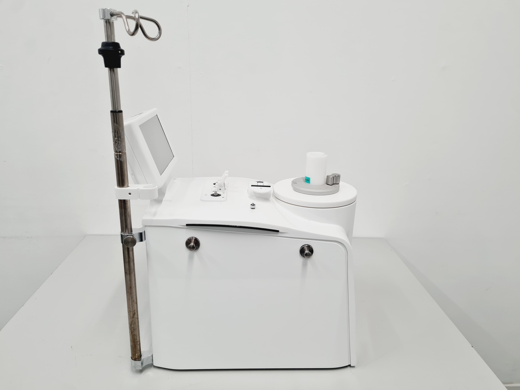 Image of GE Biosafe Sepax C-Pro Separation System Lab