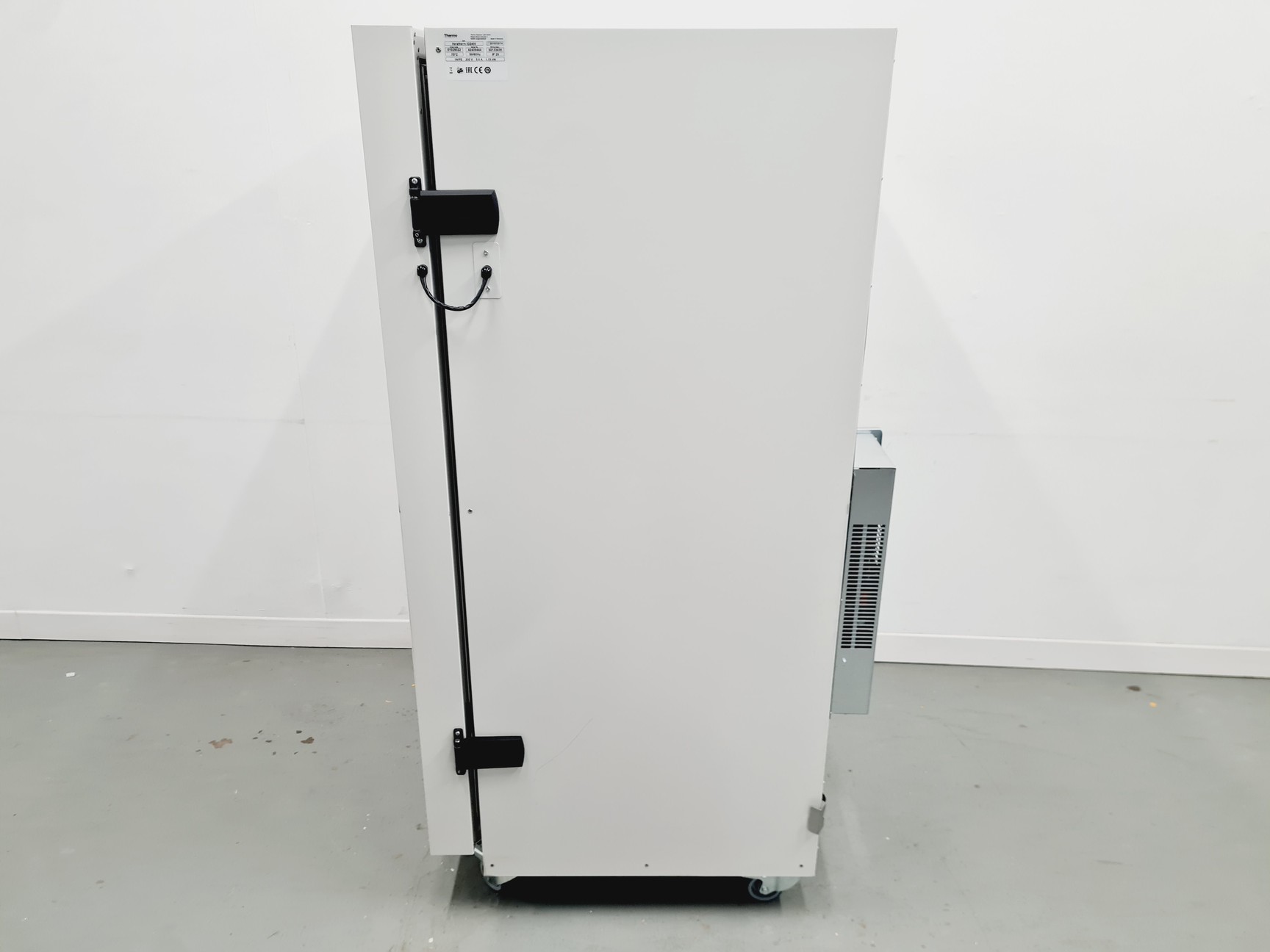 Image of Thermo Scientific Heratherm IGS400 Incubator Lab