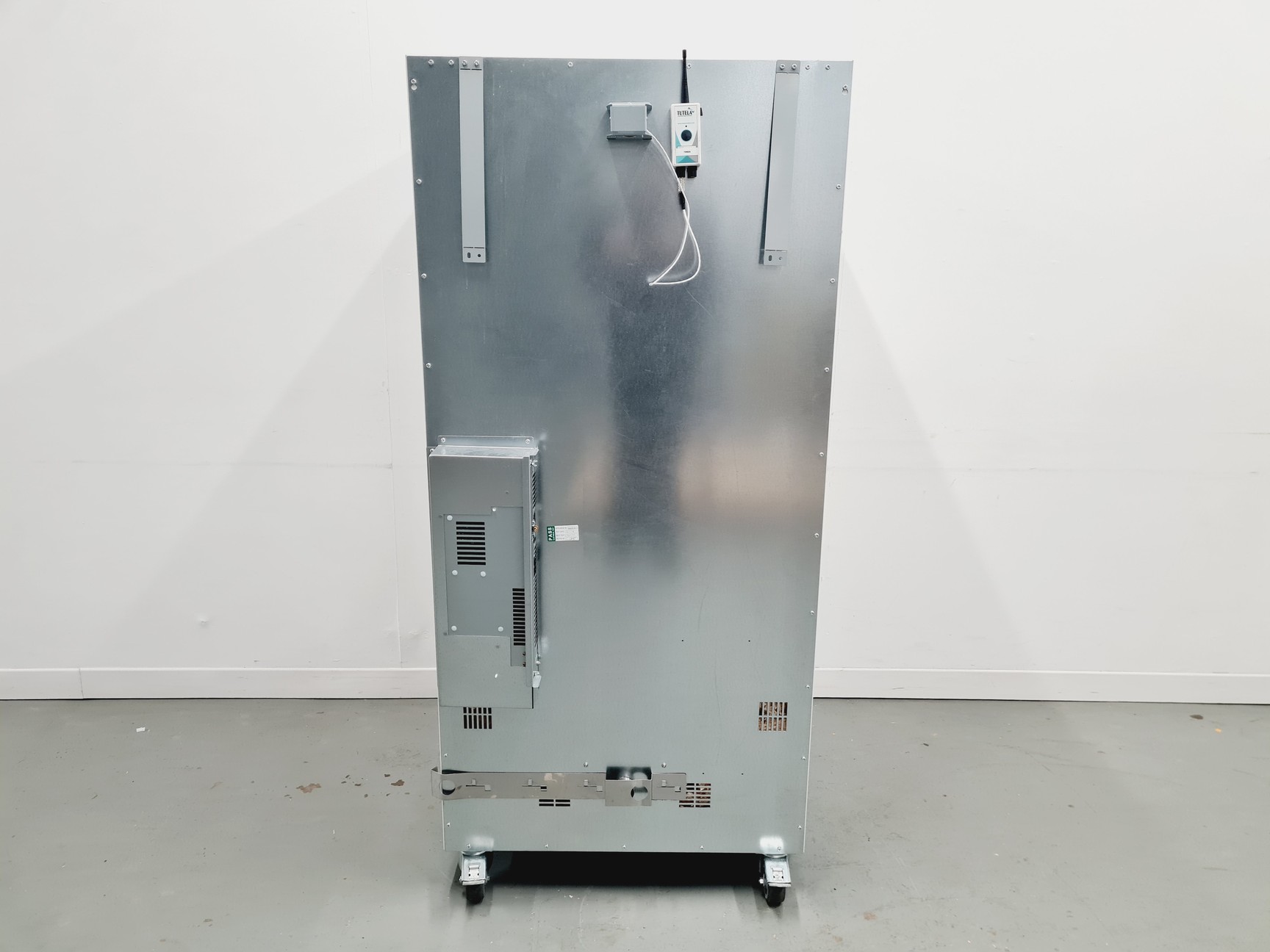 Image of Thermo Scientific Heratherm IGS400 Incubator Lab