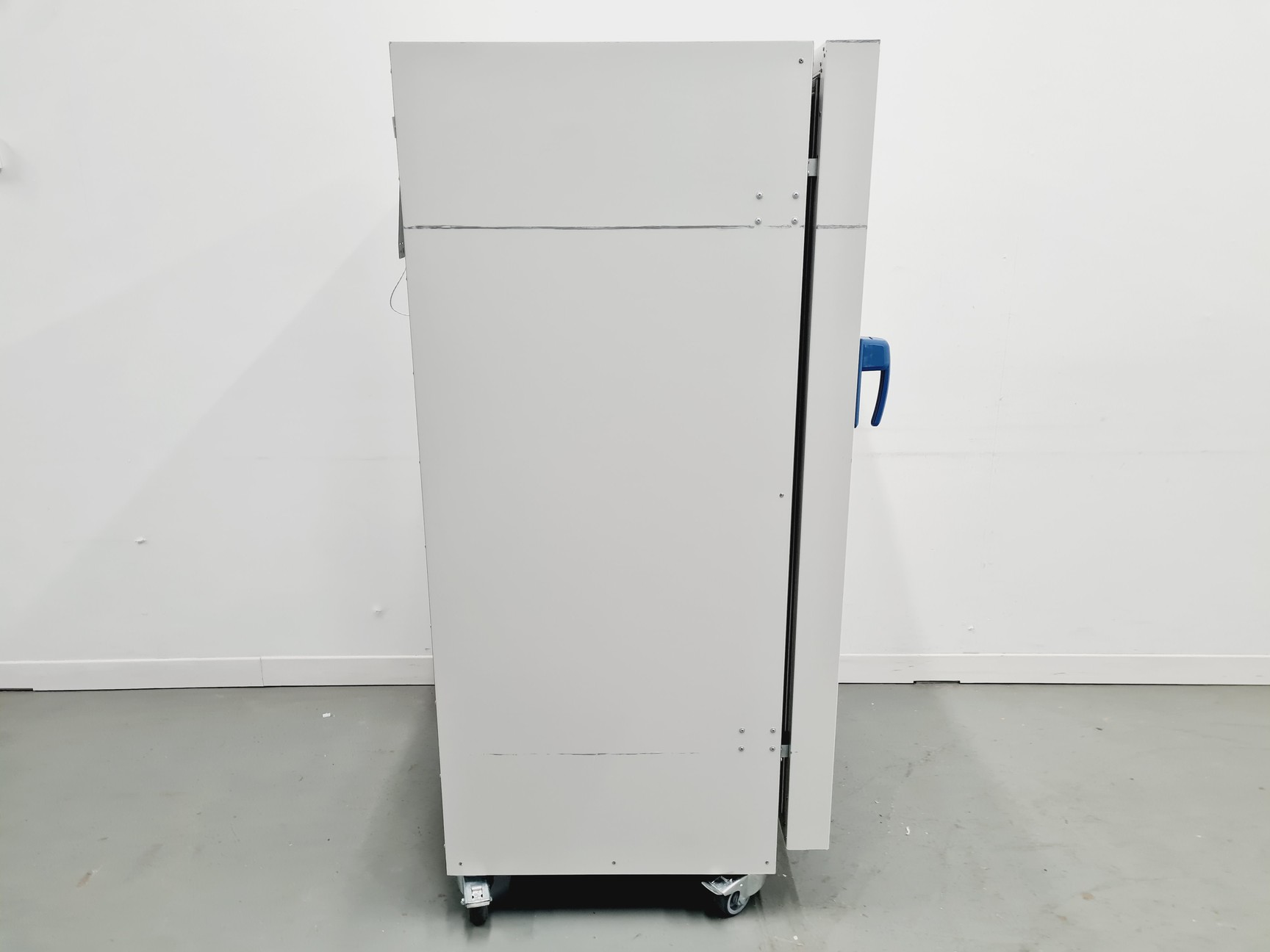 Image of Thermo Scientific Heratherm IGS400 Incubator Lab