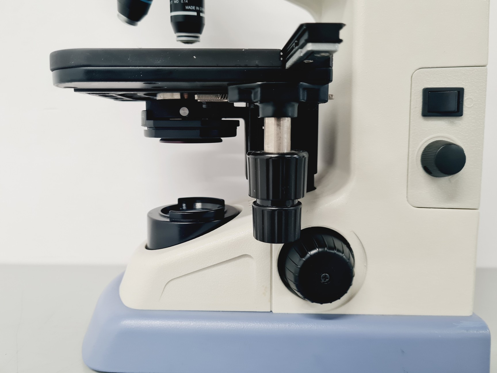 Image of Nikon YS100 Biological Microscope w/ 4 x Objectives - 4/10/40/100x Oil Lab