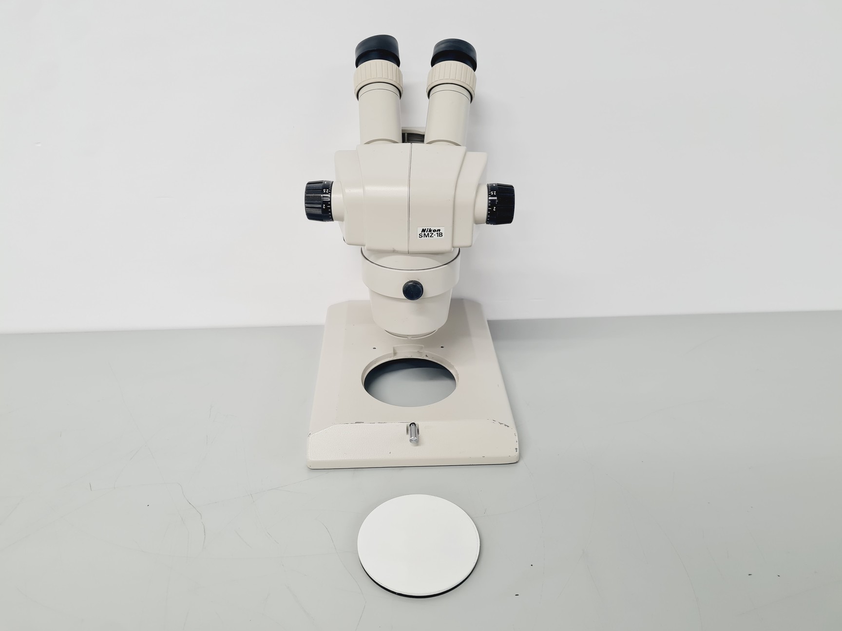 Image of Nikon SMZ-1B Stereo Microscope Lab