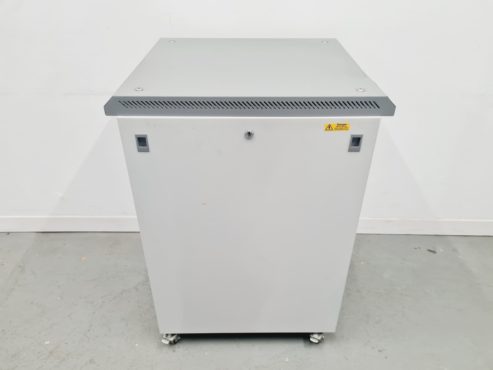 Image of Peak Scientific Nitrogen Generator Model - NM30LA-MS