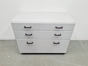 Thumbnail image of Set of 5 S+B Under Bench Lab Storage, 3 x 2 Door Cupboards, 2 x 3 Drawer Chests