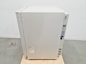 Thumbnail image of Panasonic CO2 Incubator MCO-18AC-PE Lab