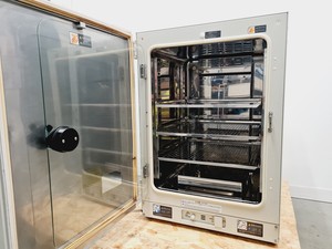 Thumbnail image of Sanyo CO2 Incubator MCO-18AIC (UV) Lab