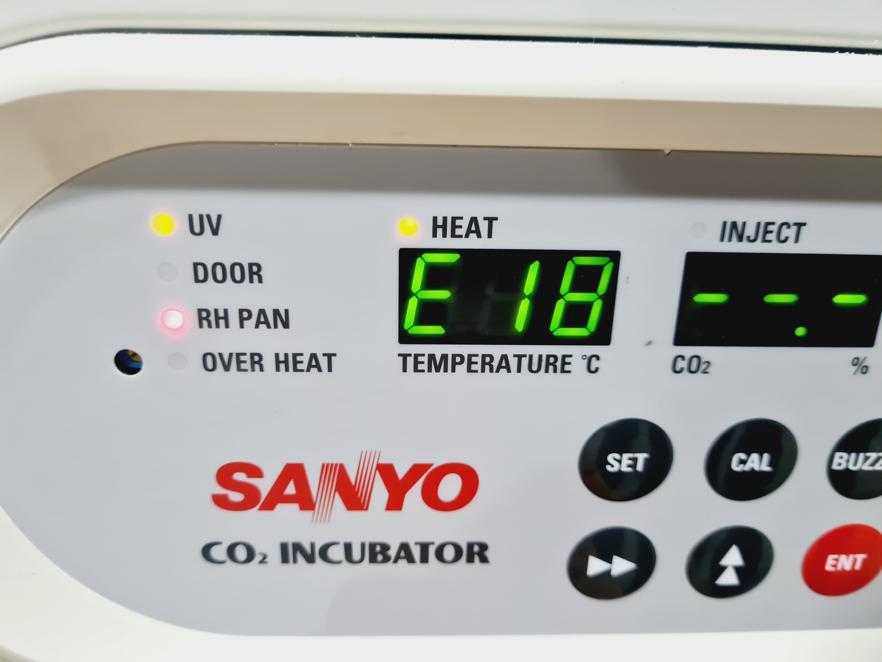 Image of Sanyo CO2 Incubator MCO-18AIC (UV) Lab