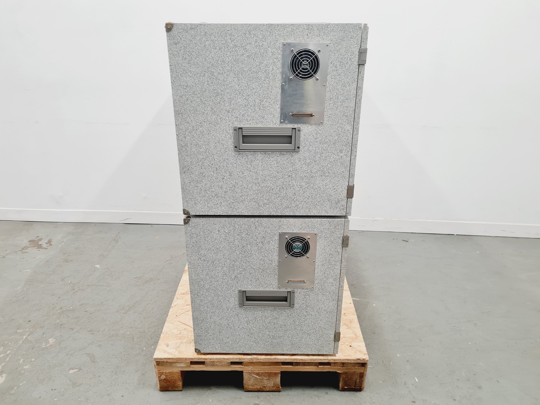 Image of 7 x Nine Hole Nose Poke Feeder Arrays (Mixed Brands) 