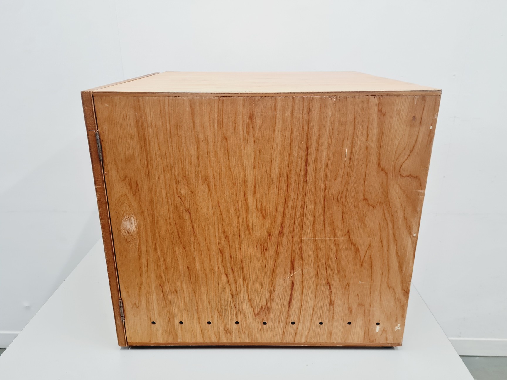 Image of 7 x Nine Hole Nose Poke Feeder Arrays (Mixed Brands) 