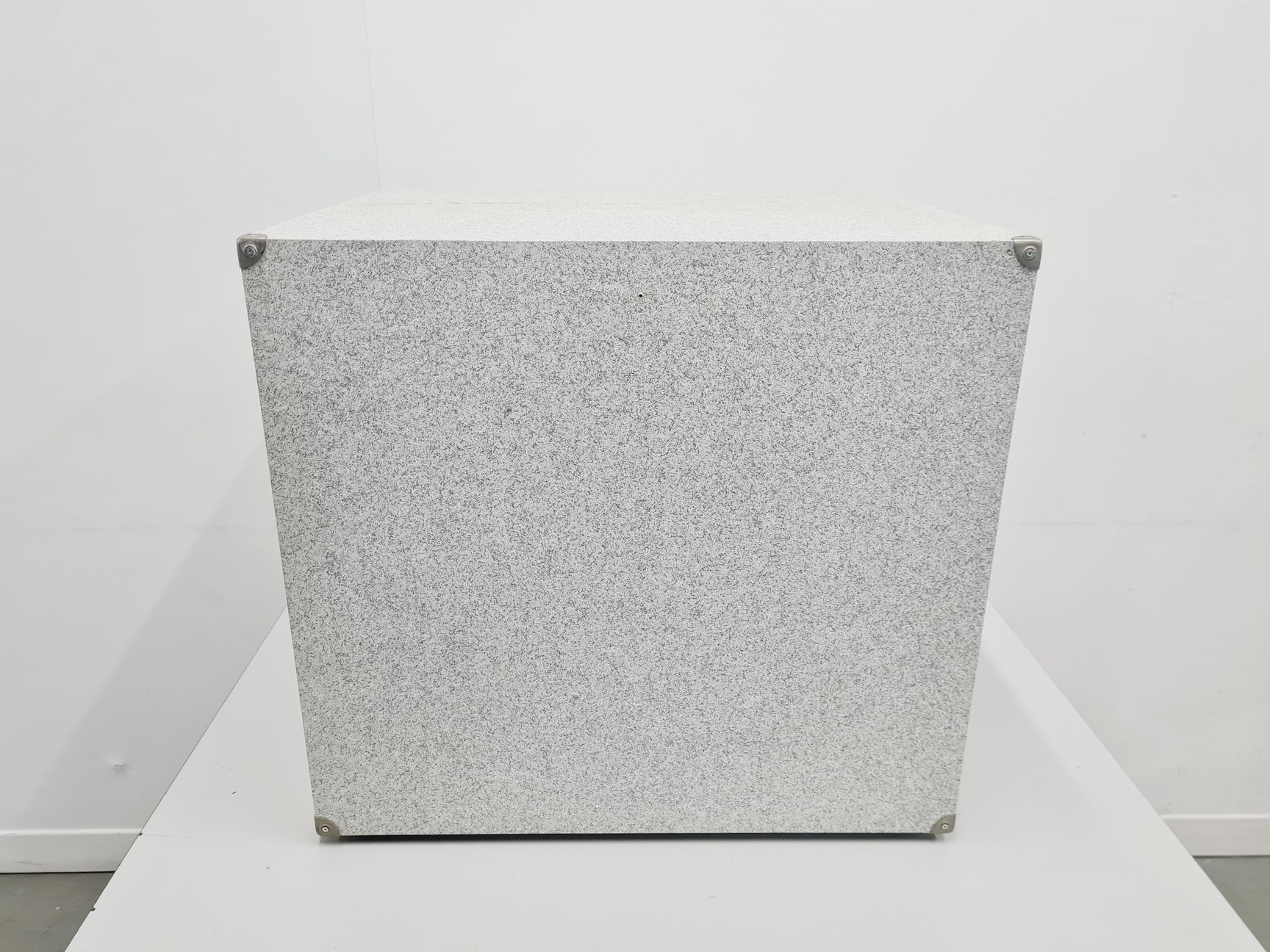 Image of 7 x Nine Hole Nose Poke Feeder Arrays (Mixed Brands) 
