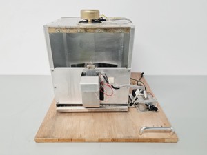 Thumbnail image of 7 x Nine Hole Nose Poke Feeder Arrays (Mixed Brands) 