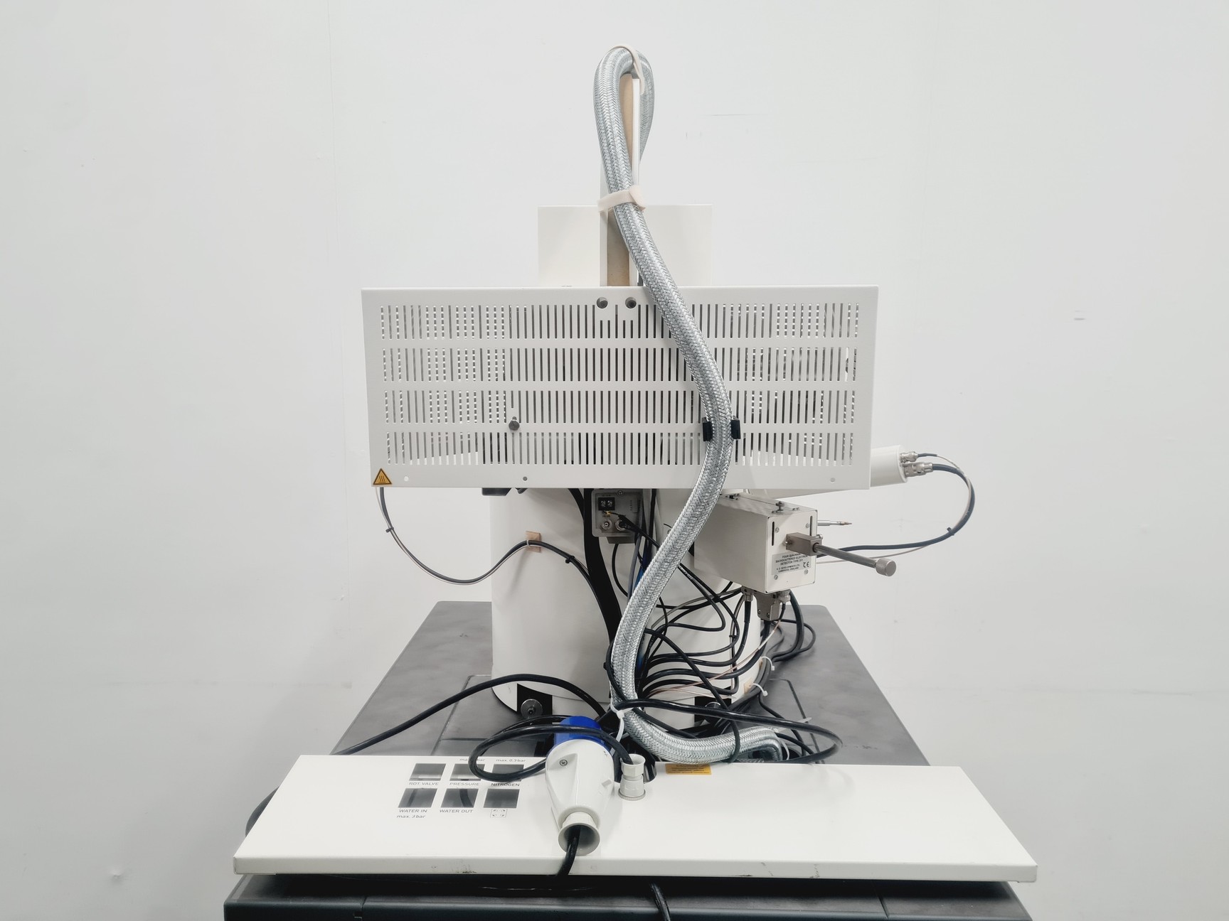 Image of LEO 1550 Field Emission SEM System (1998) with Accessories Spares/Repair Lab