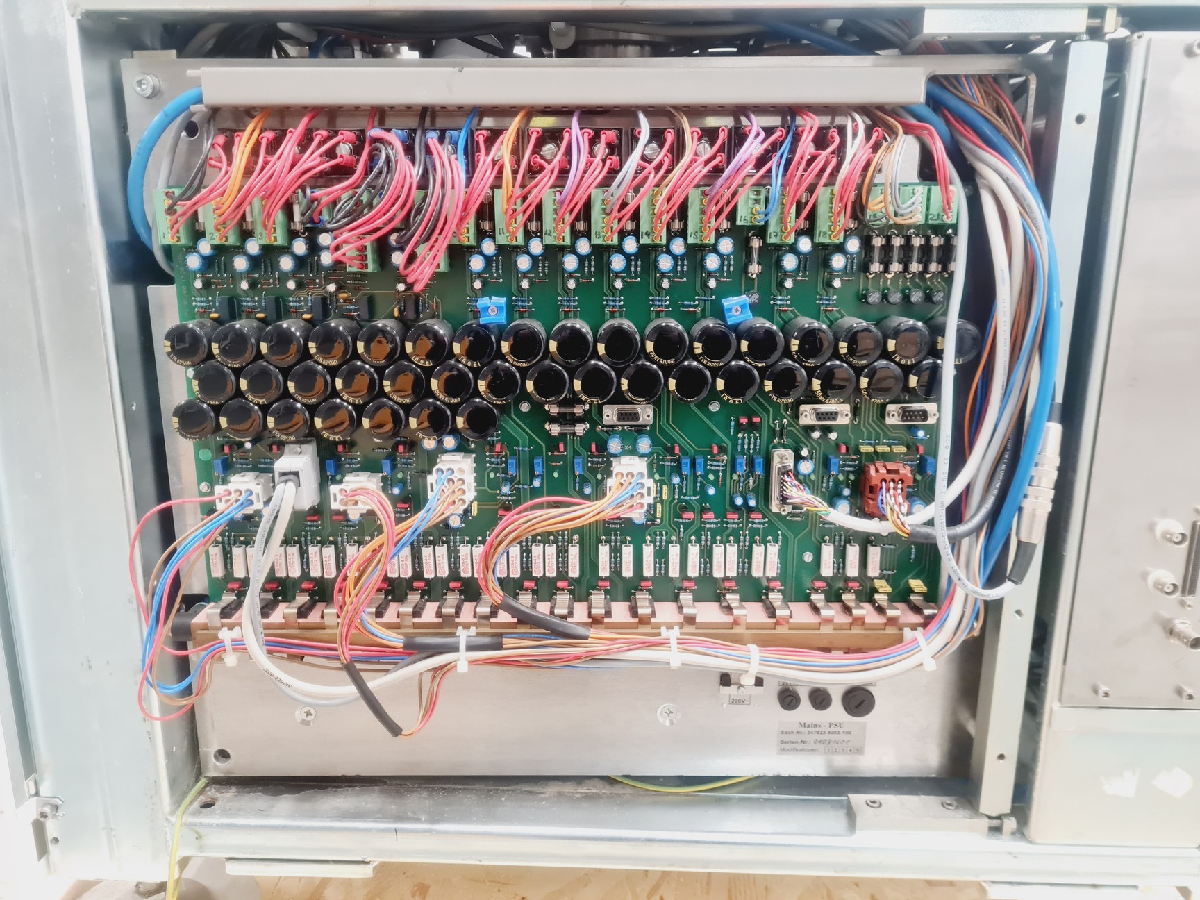 Image of LEO 1550 Field Emission SEM System (1998) with Accessories Spares/Repair Lab