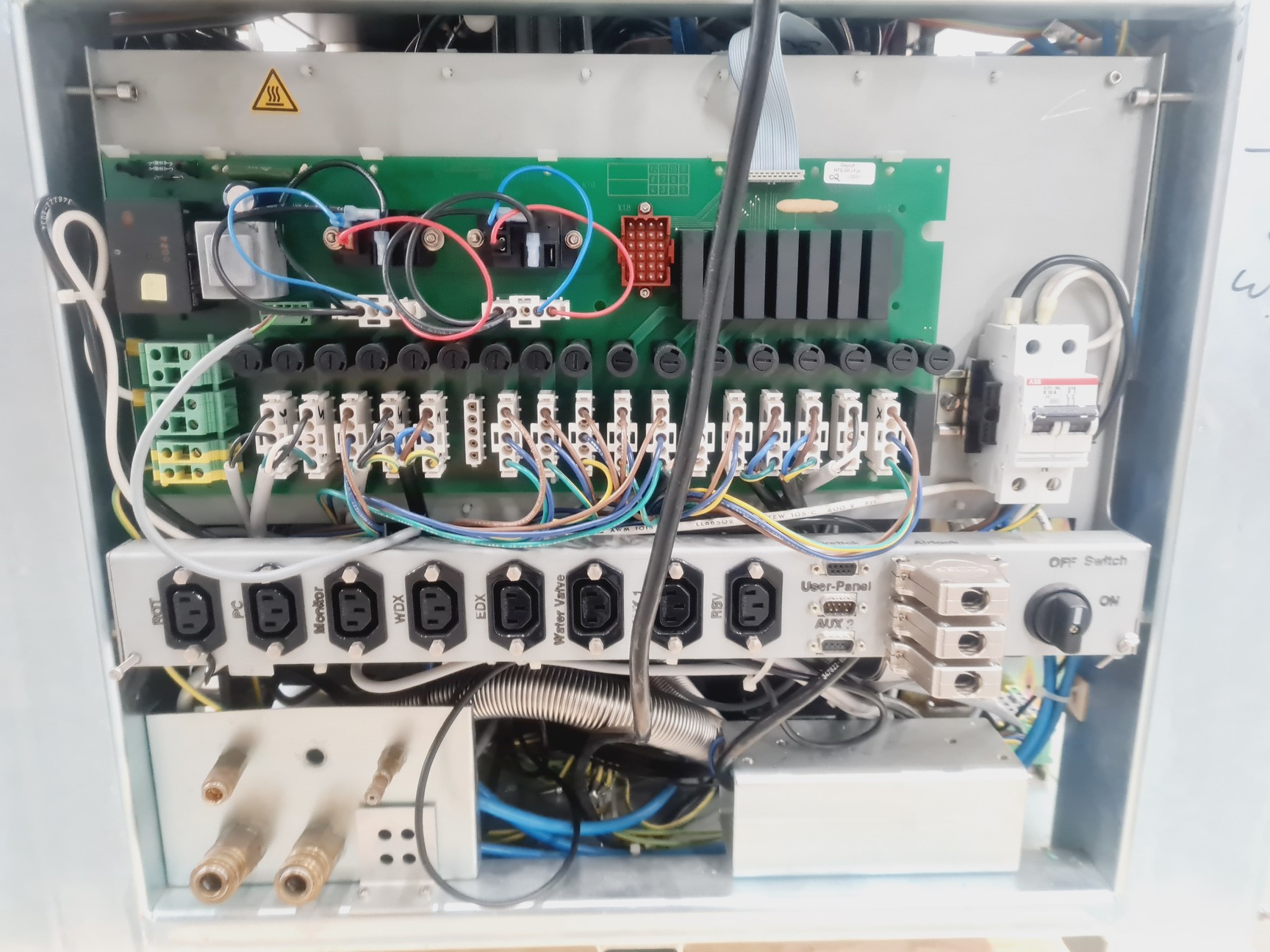 Image of LEO 1550 Field Emission SEM System (1998) with Accessories Spares/Repair Lab