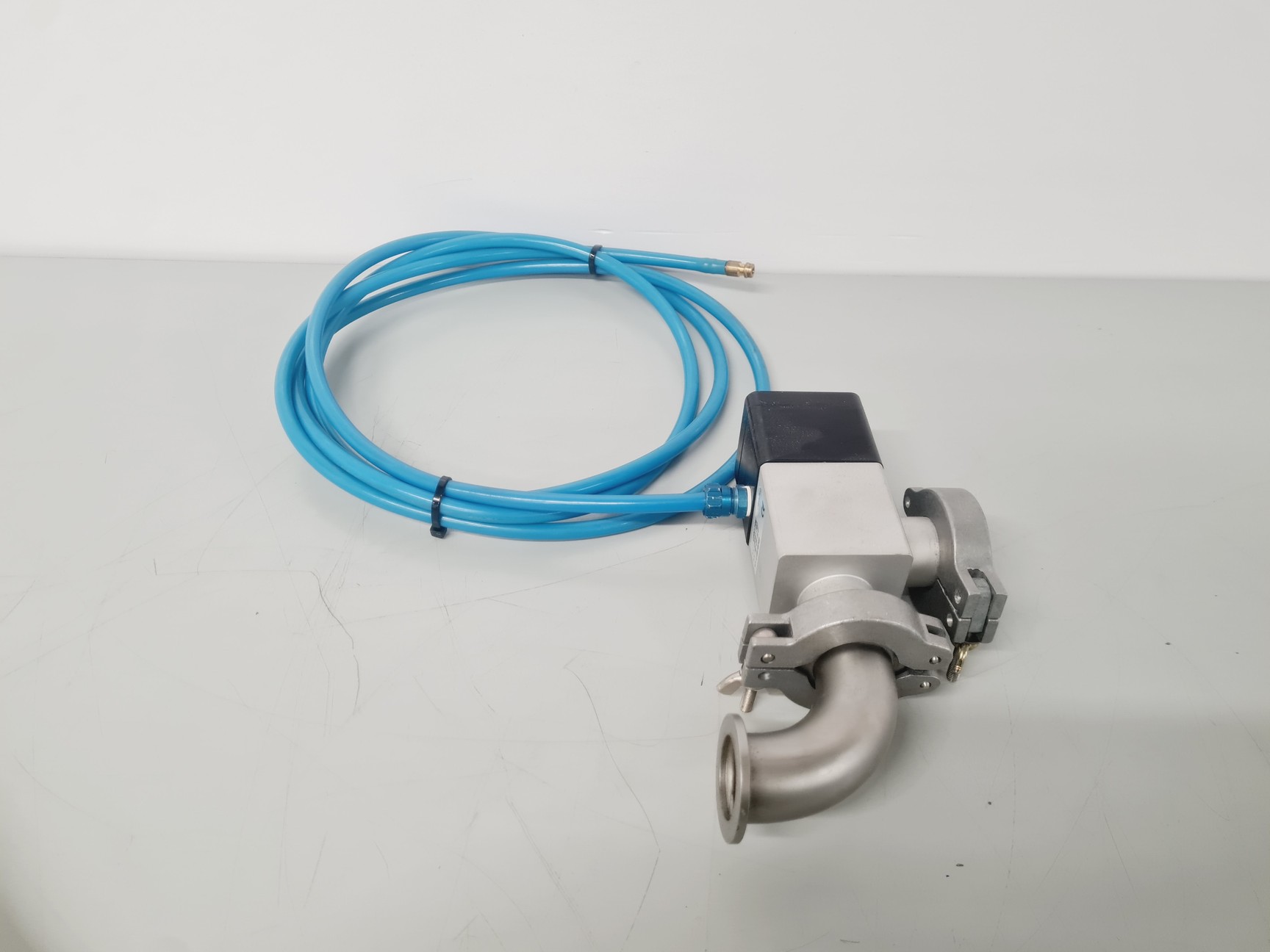 Image of LEO 1550 Field Emission SEM System (1998) with Accessories Spares/Repair Lab
