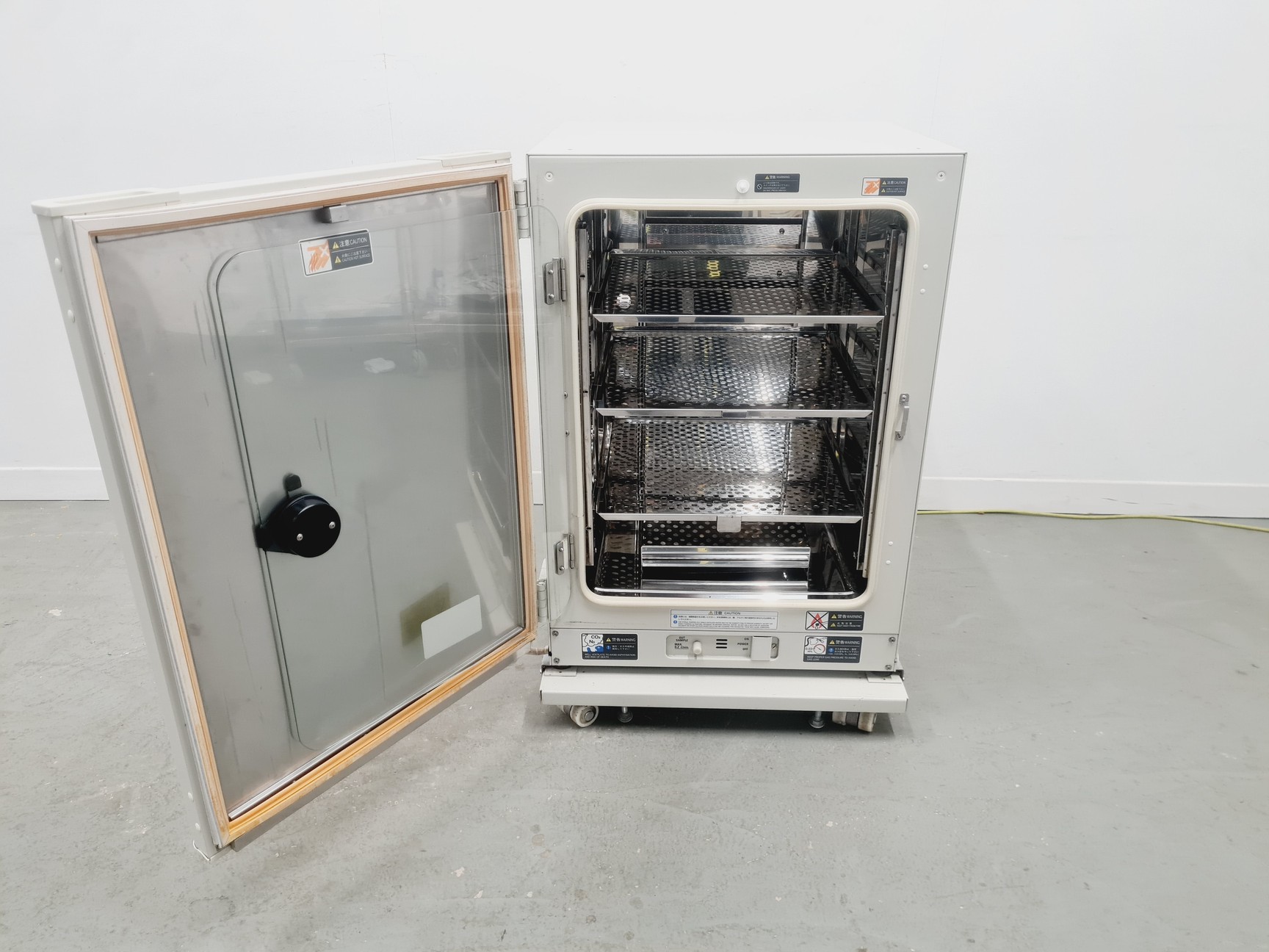 Image of Sanyo O2/CO2 Incubator MC0-18M