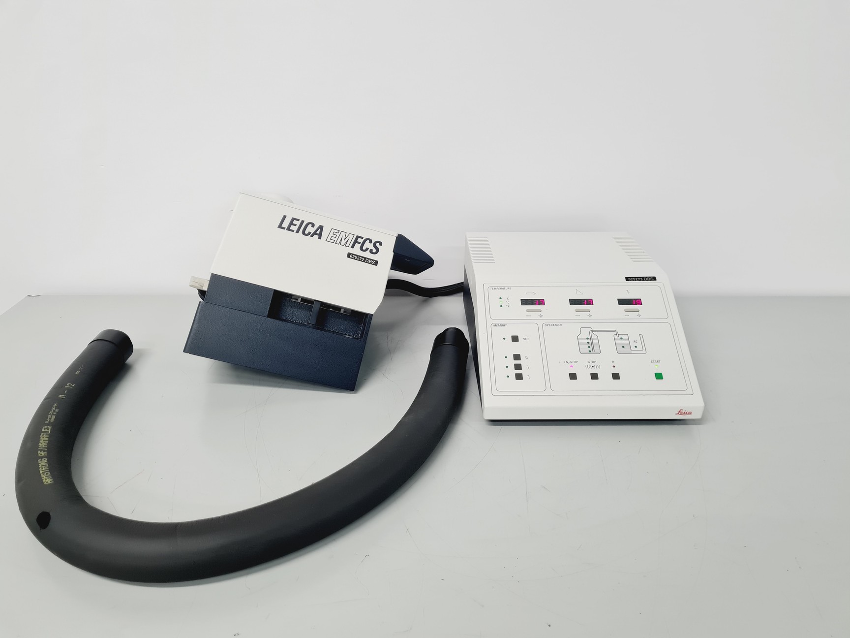Image of  Leica Cryostage with Leica 702401 & Leica 654803 - Spare/Repair Lab
