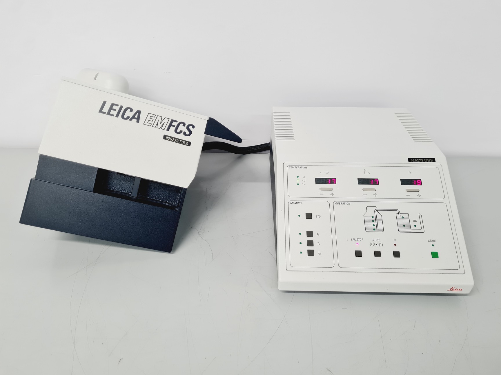 Image of  Leica Cryostage with Leica 702401 & Leica 654803 - Spare/Repair Lab